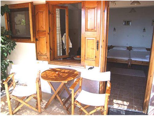 Studio (2 Adults) - Photo 1