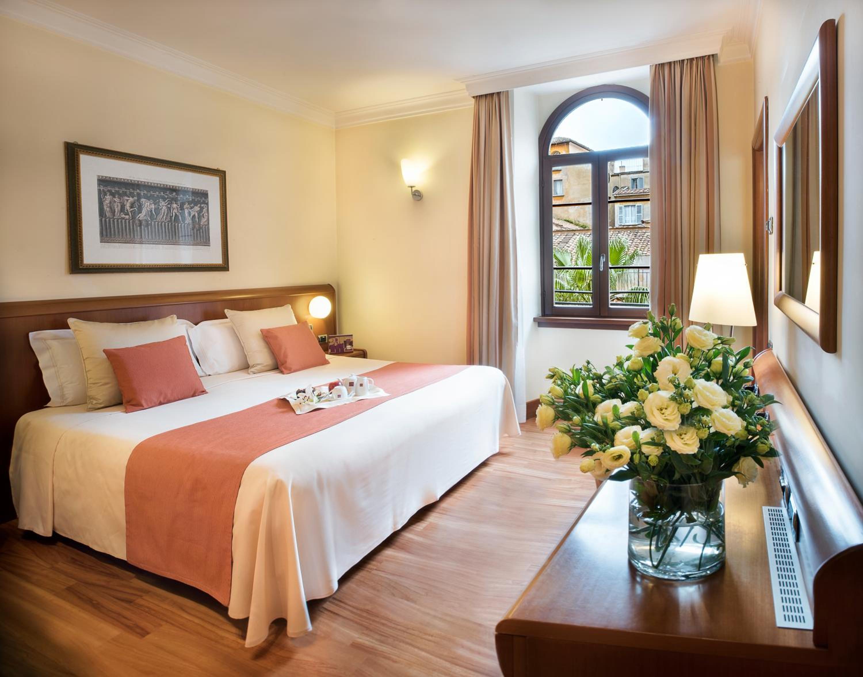 Superior Double Room thumbnail 5