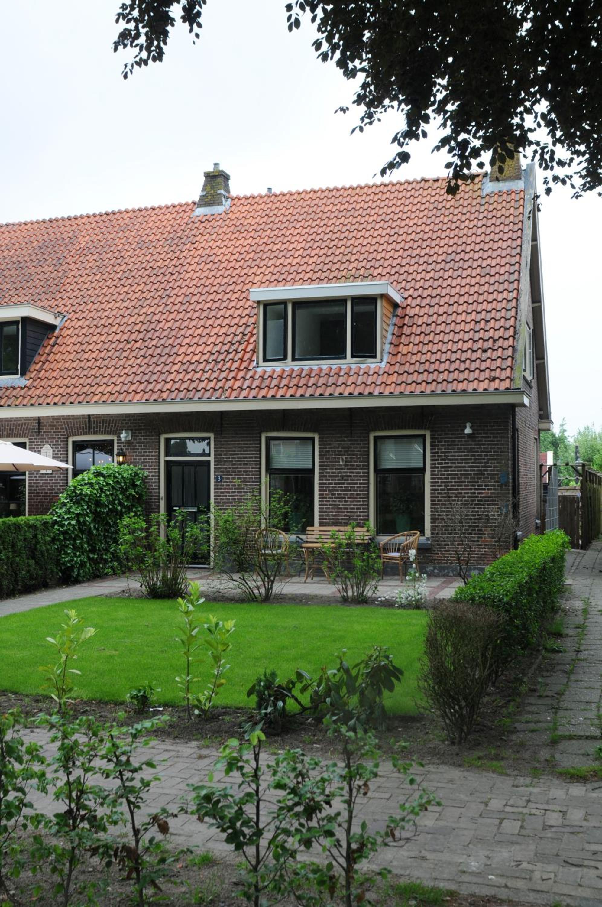 Four-Bedroom House photo 2