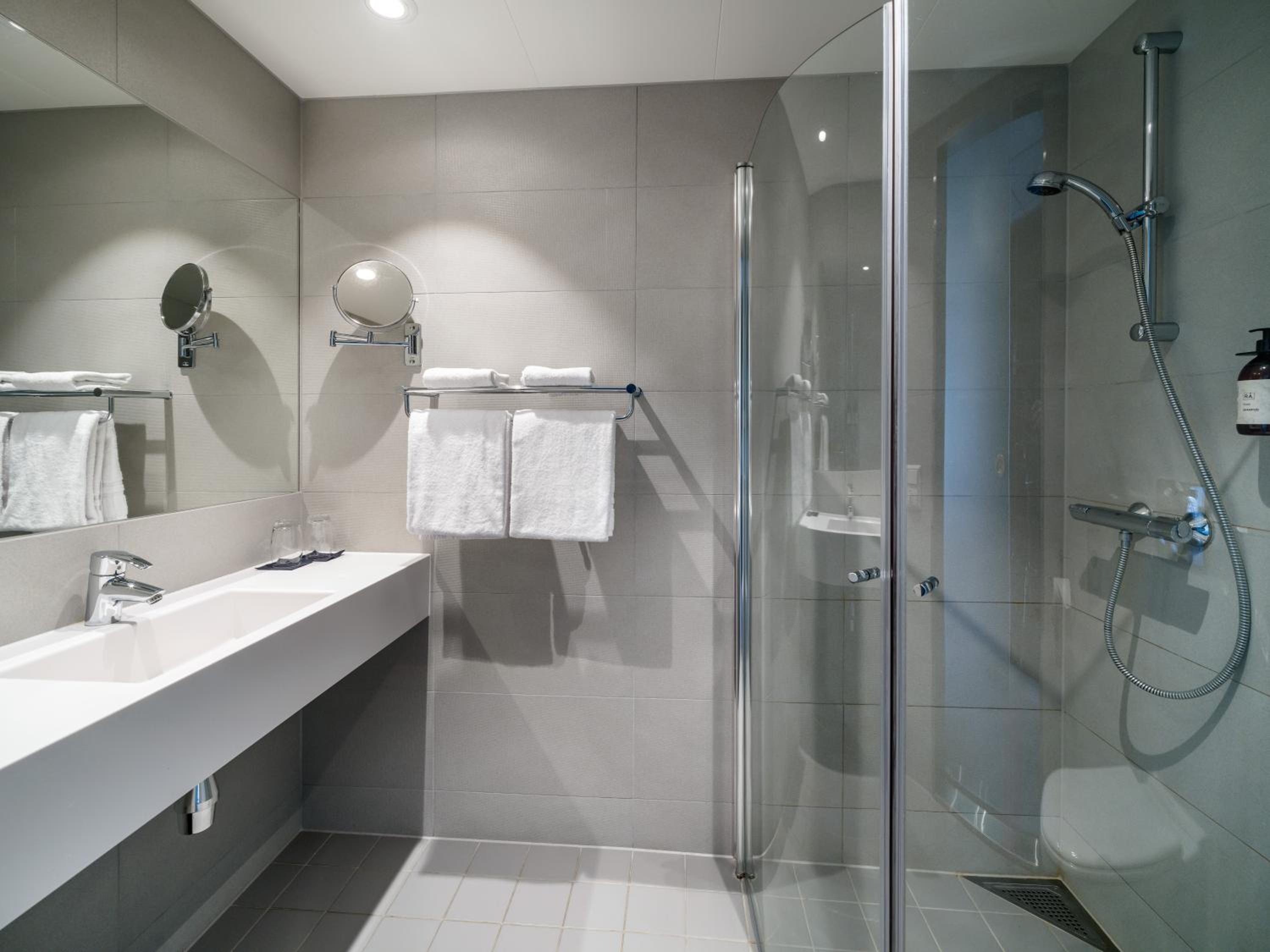Superior Twin Room - Photo 1