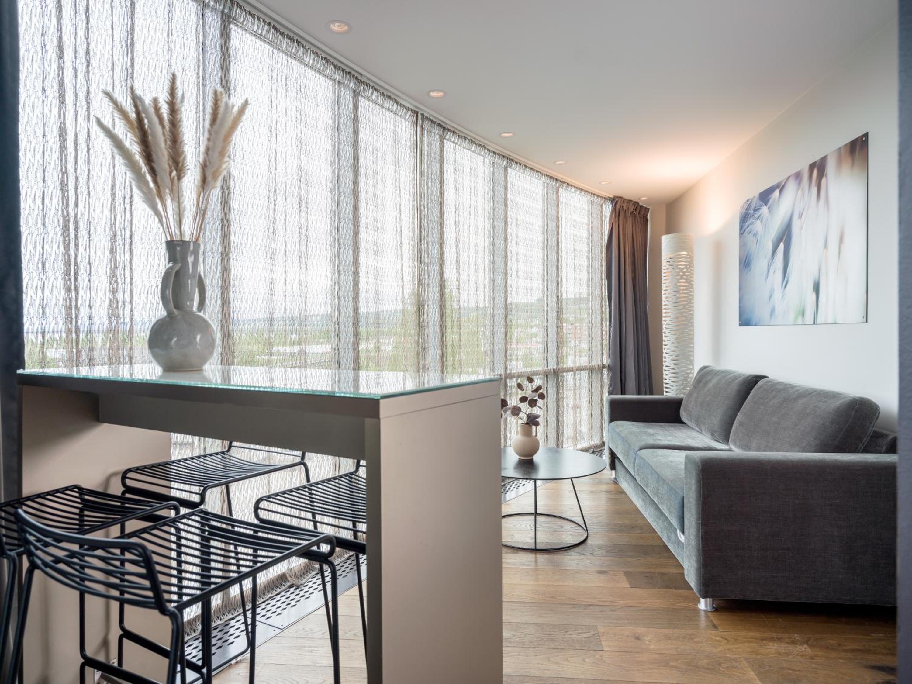 Suite - Photo 3