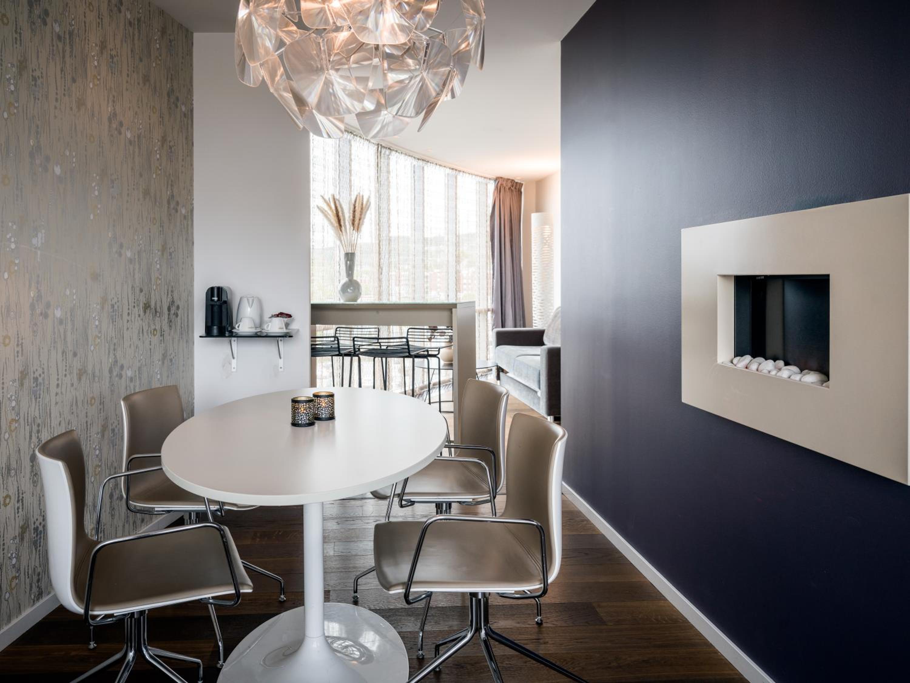 Suite - Photo 4