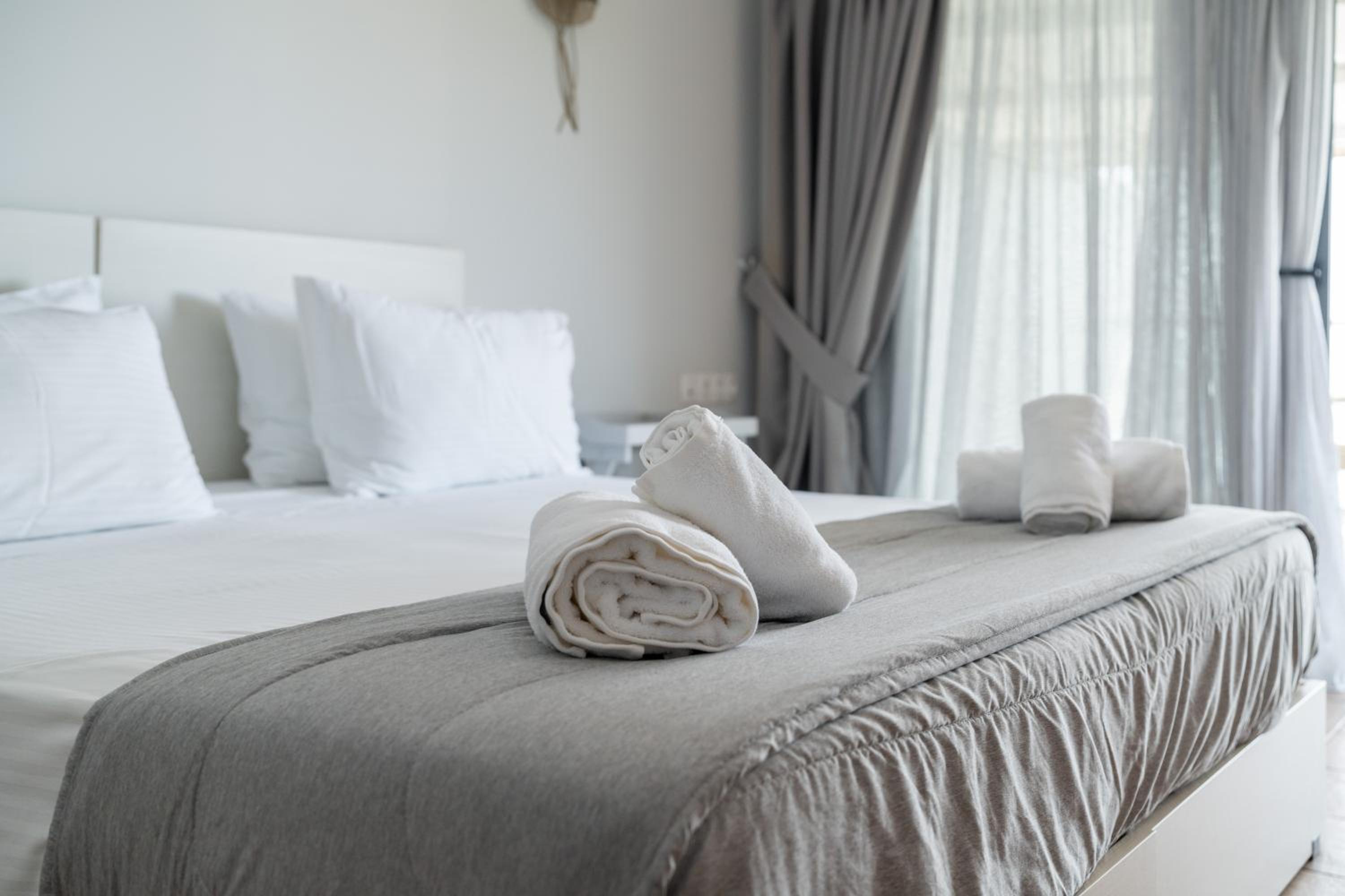 Deluxe Double Room with Balcony and Sea View