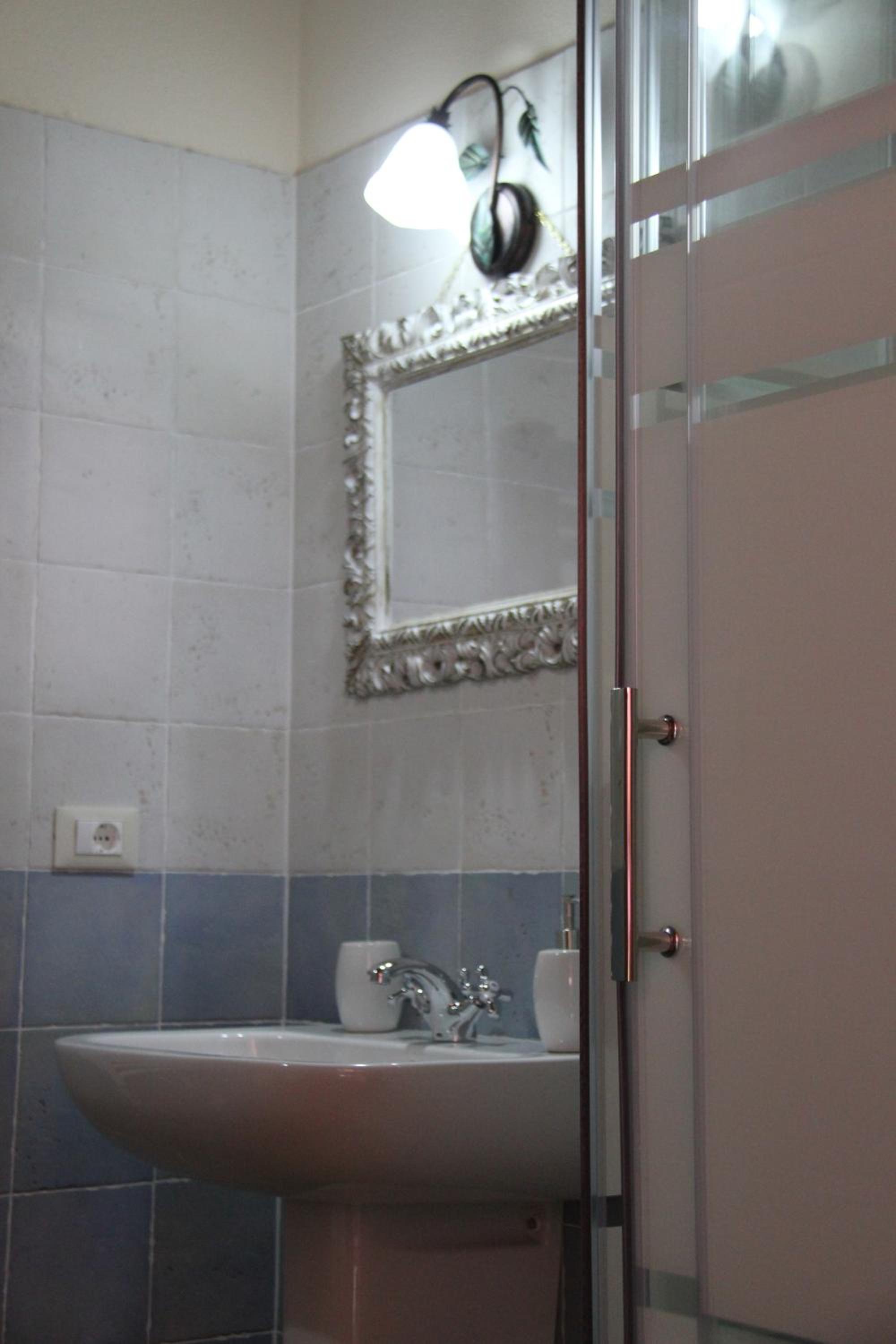 Comfort Triple Room with Shower photo 2