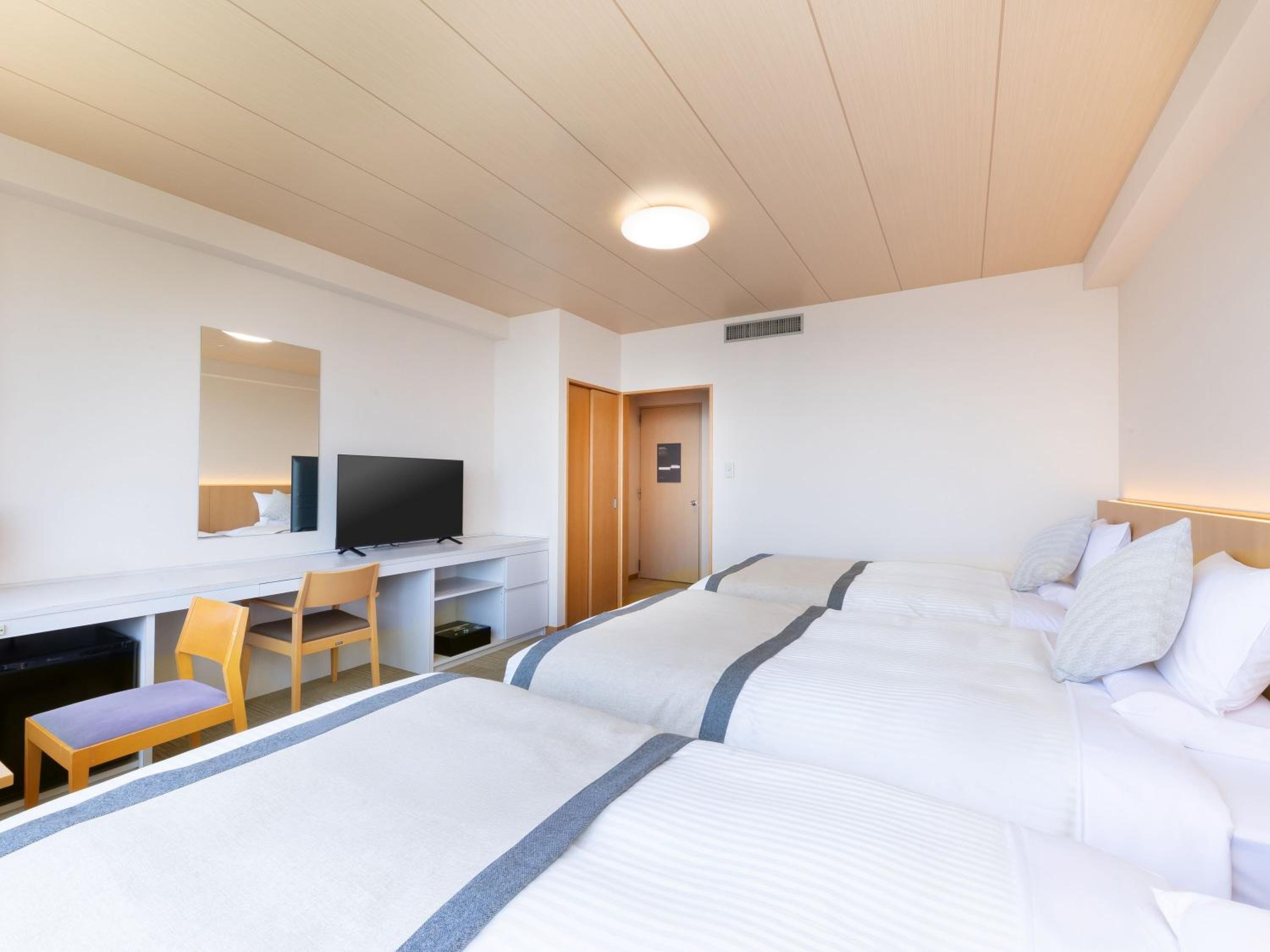 Ocean View Standard Triple with Toilet photo 3