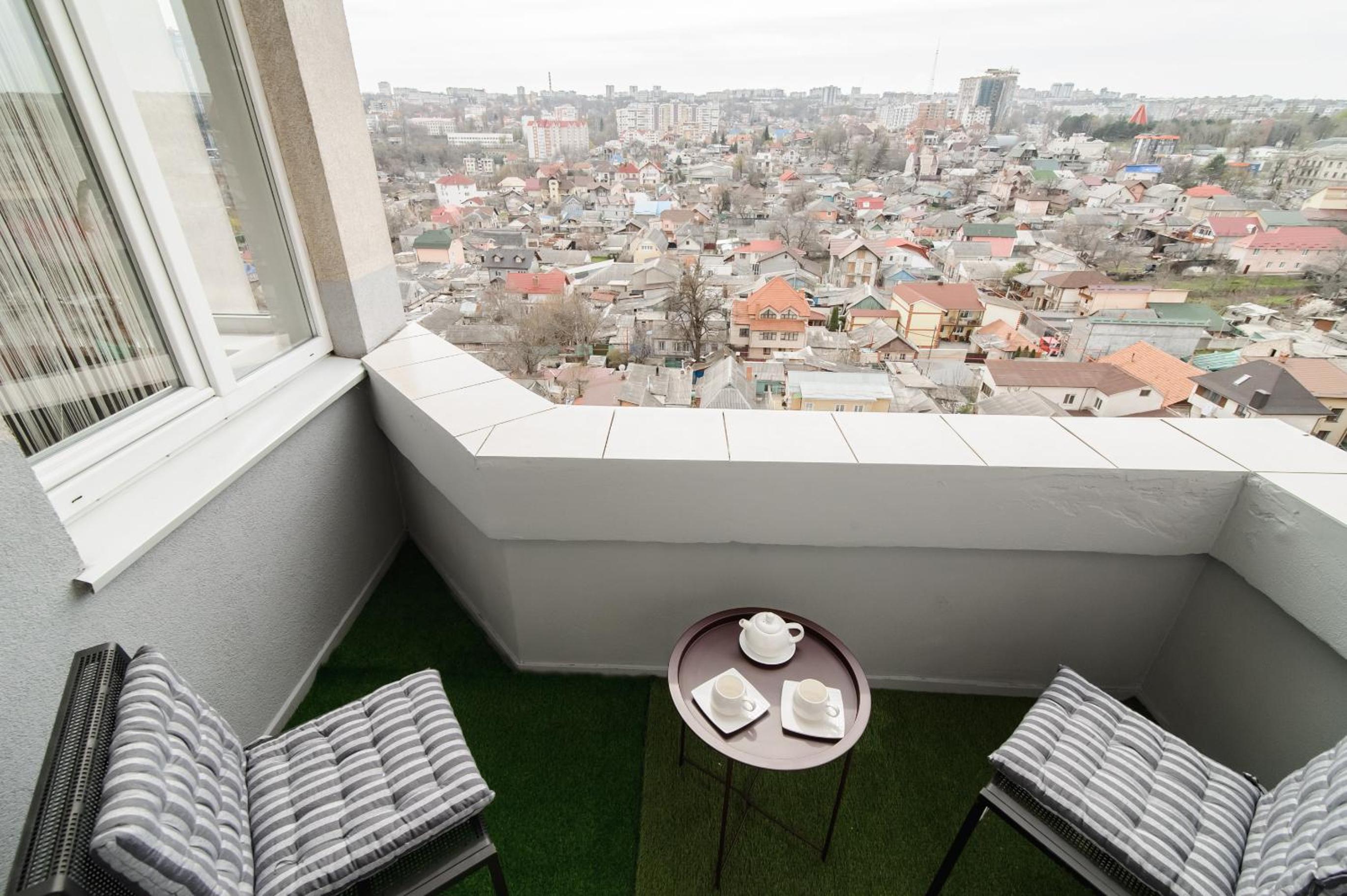 One-Bedroom Apartment with Balcony photo 3