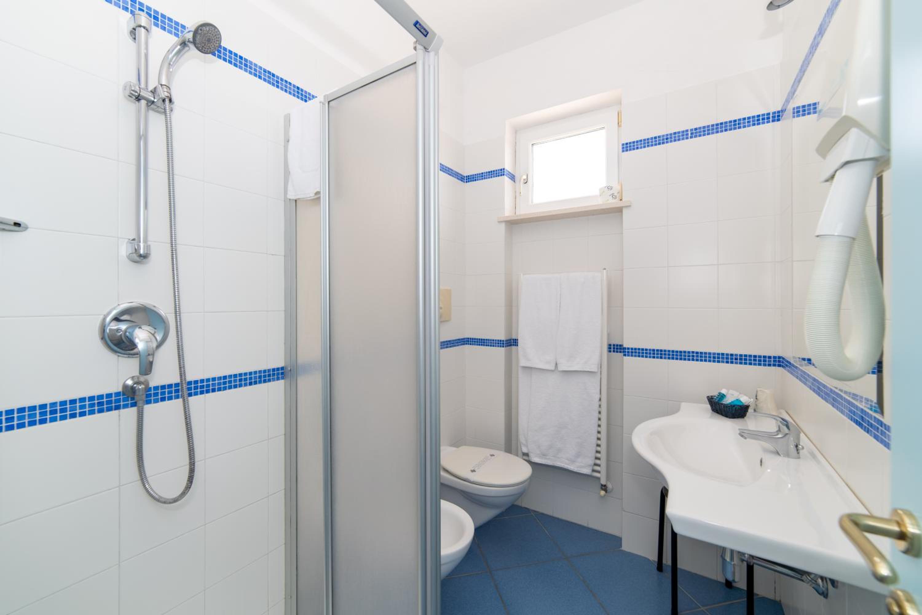 Double or Twin Room with Sea View