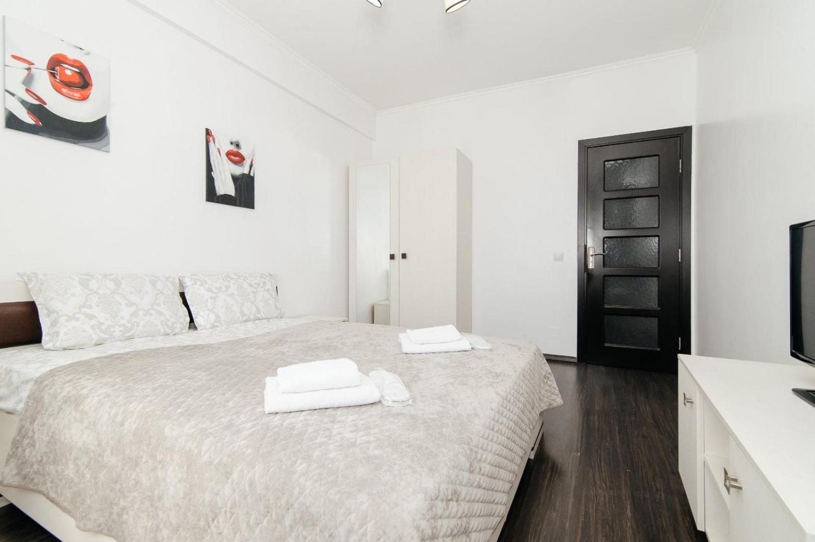 Two-Bedroom Apartment with Balcony photo 2