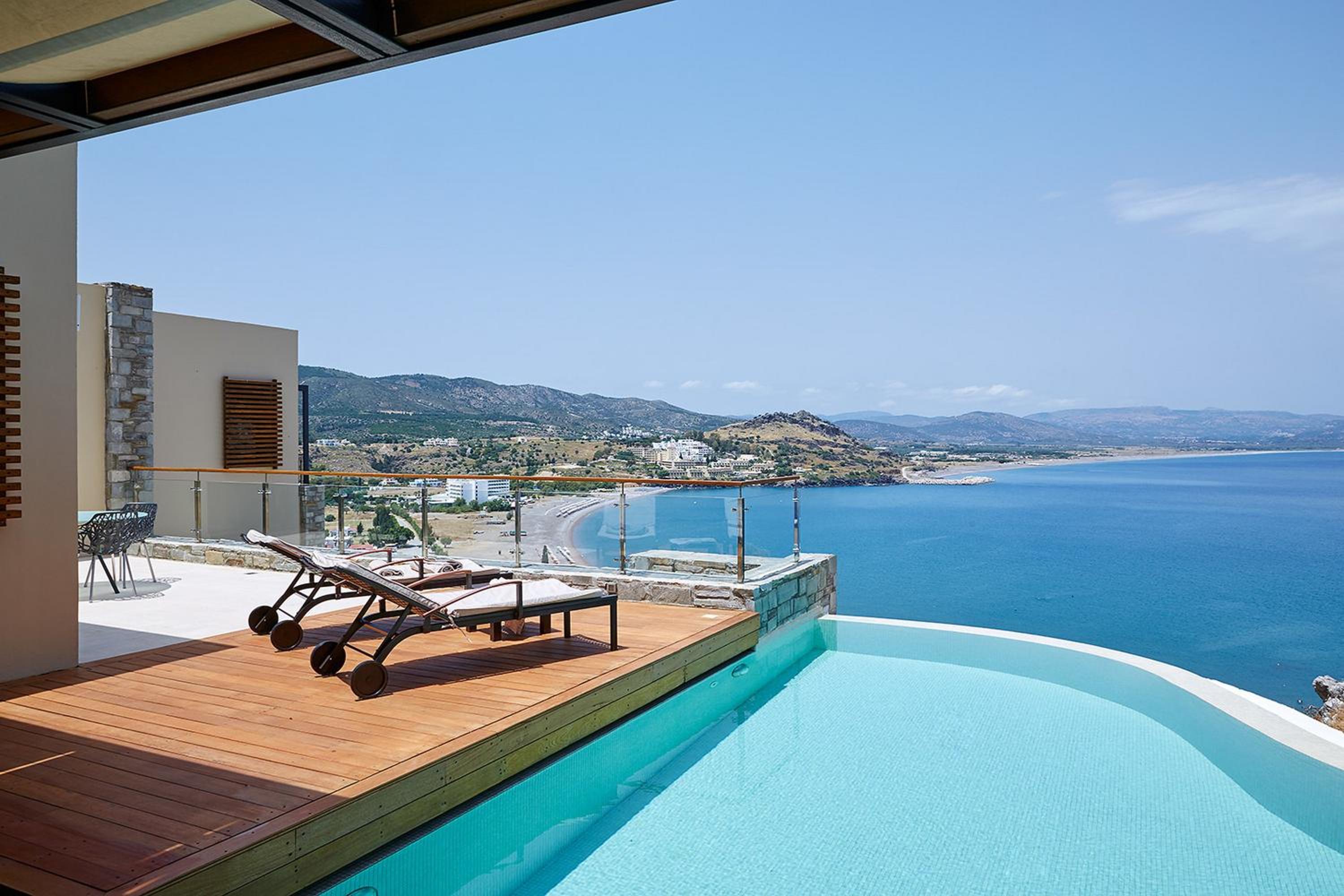 Maisonette with Private Pool and Sea View photo 3