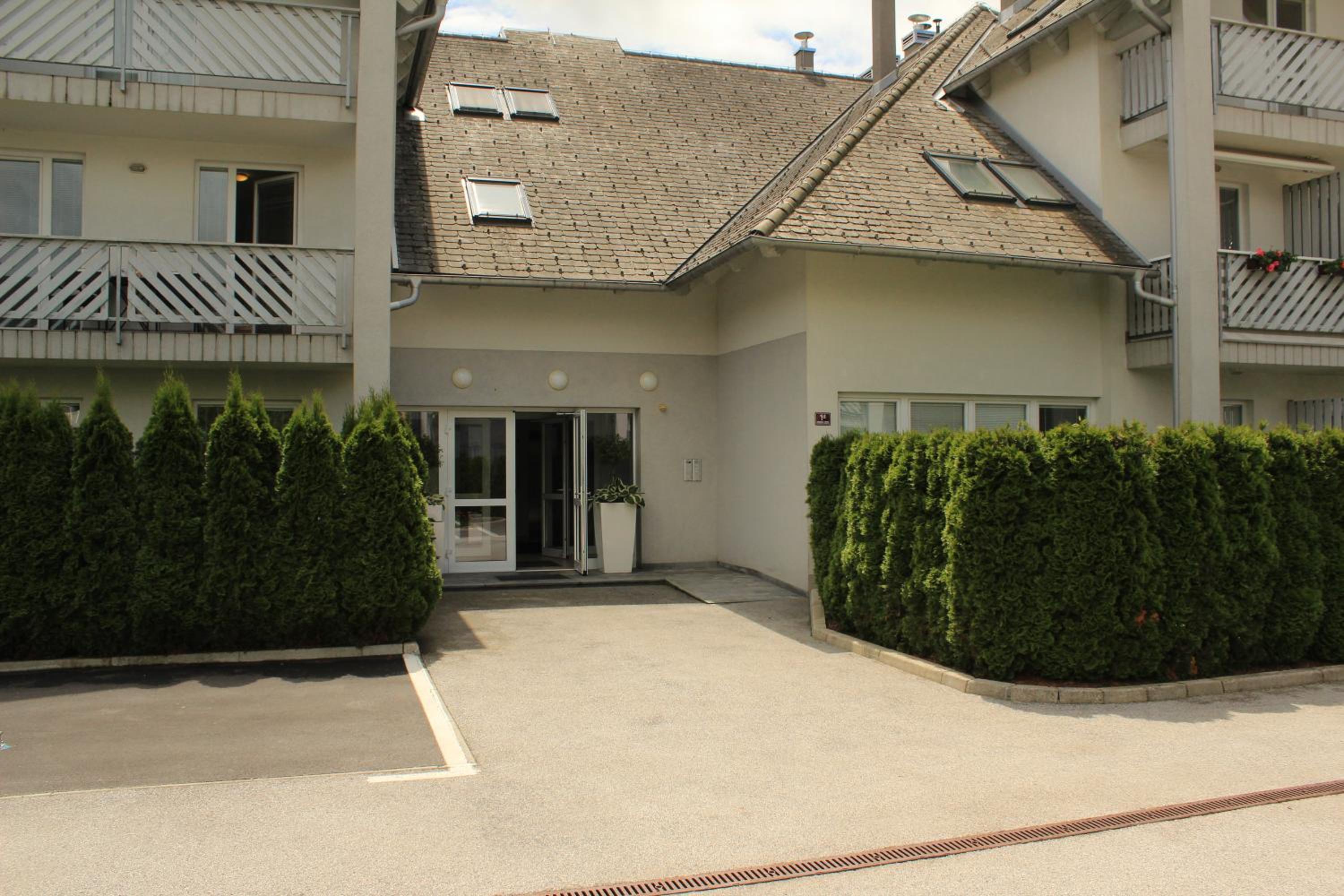 Studio with Balcony photo 2