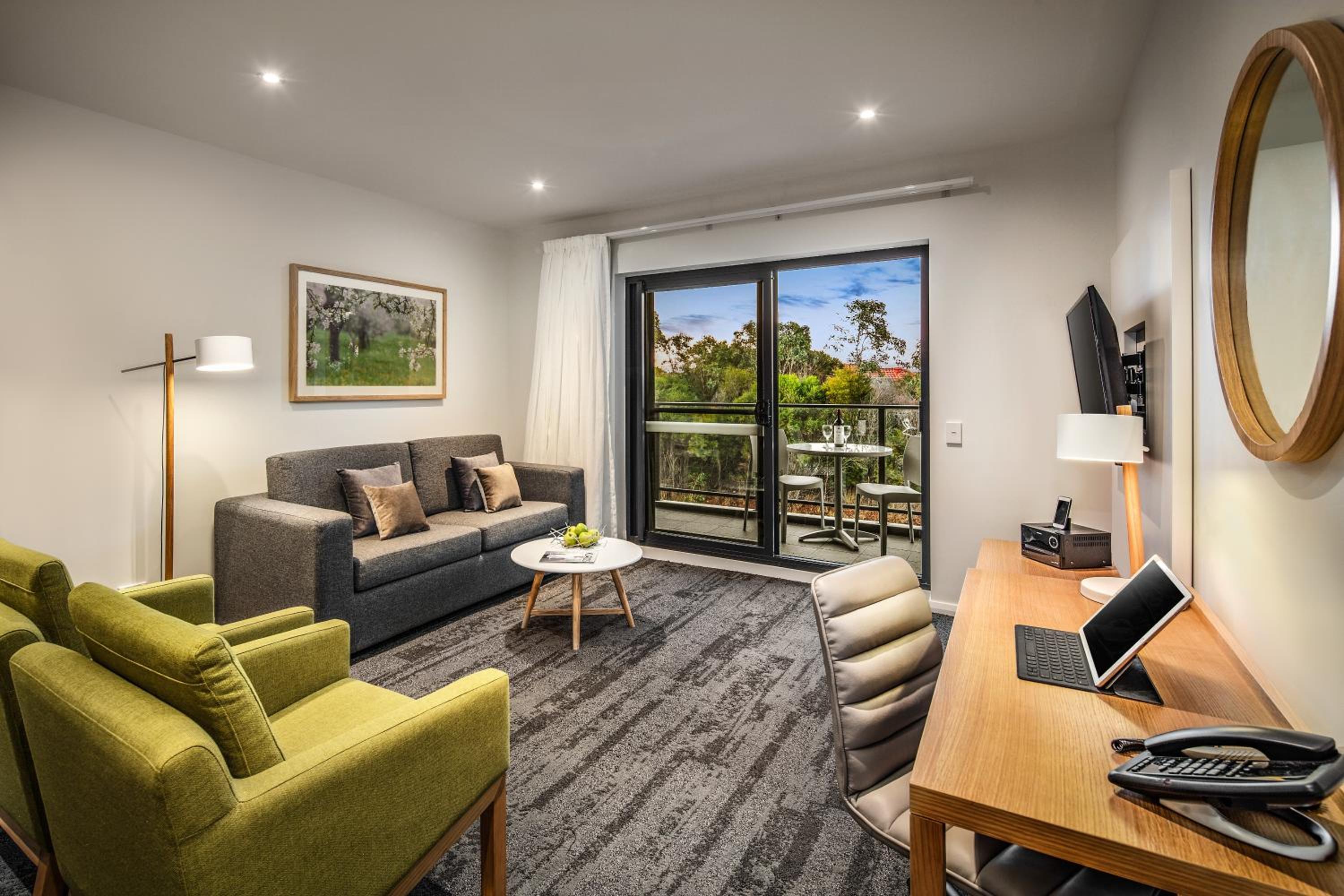 Two-Bedroom Apartment with Balcony photo 2