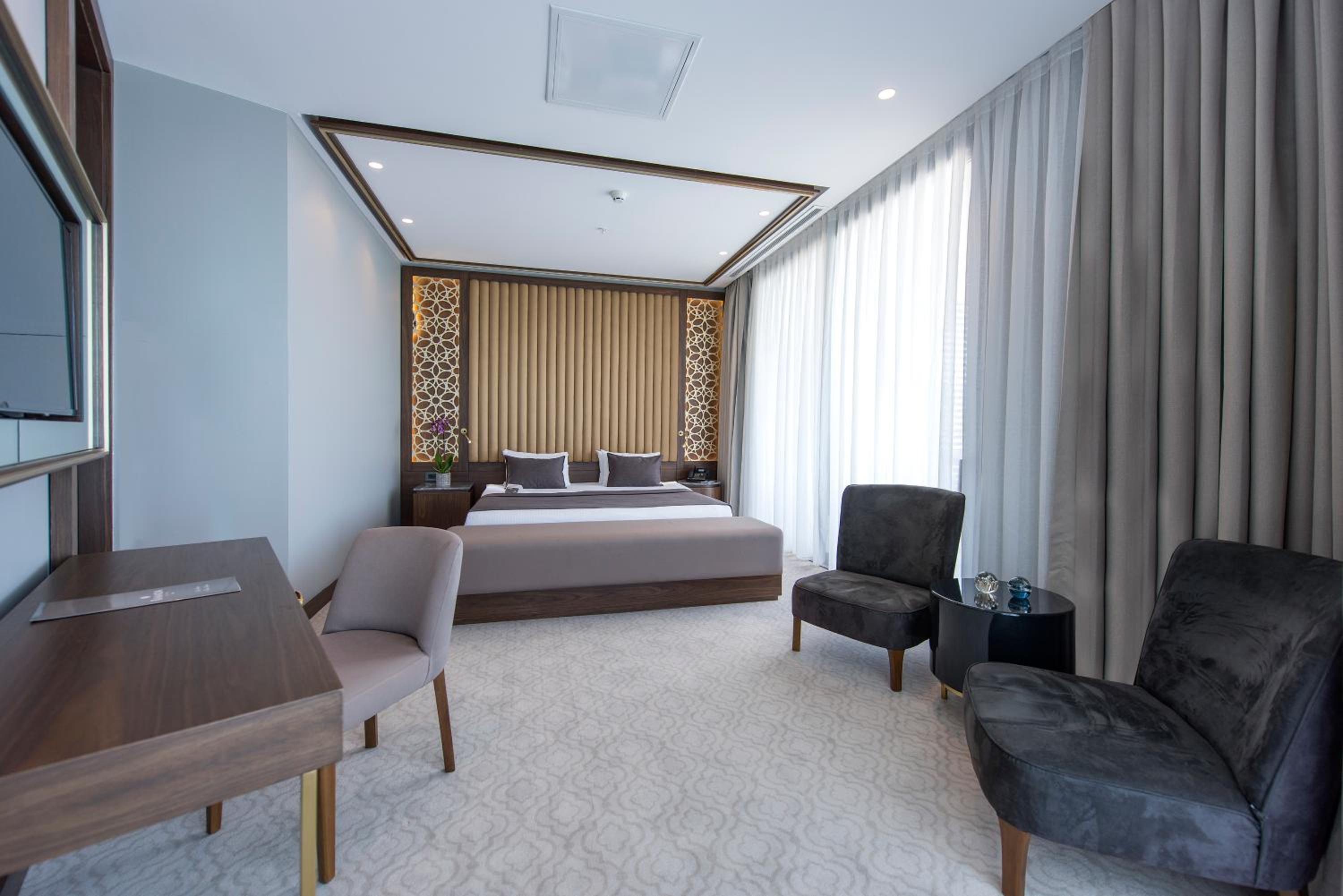 Master Suite with Sea View - Photo 1