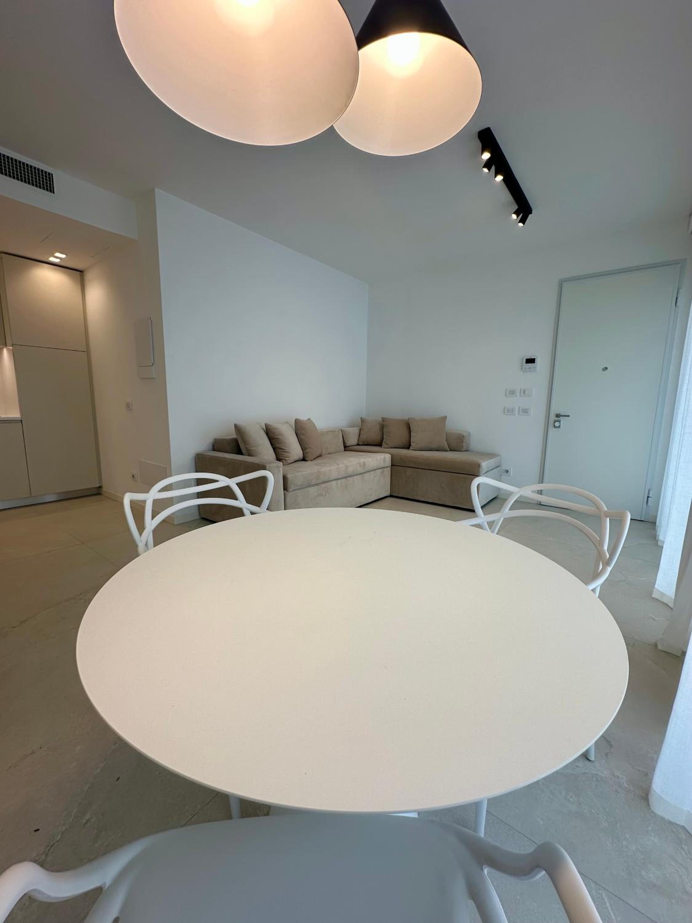 Deluxe One-Bedroom Apartment