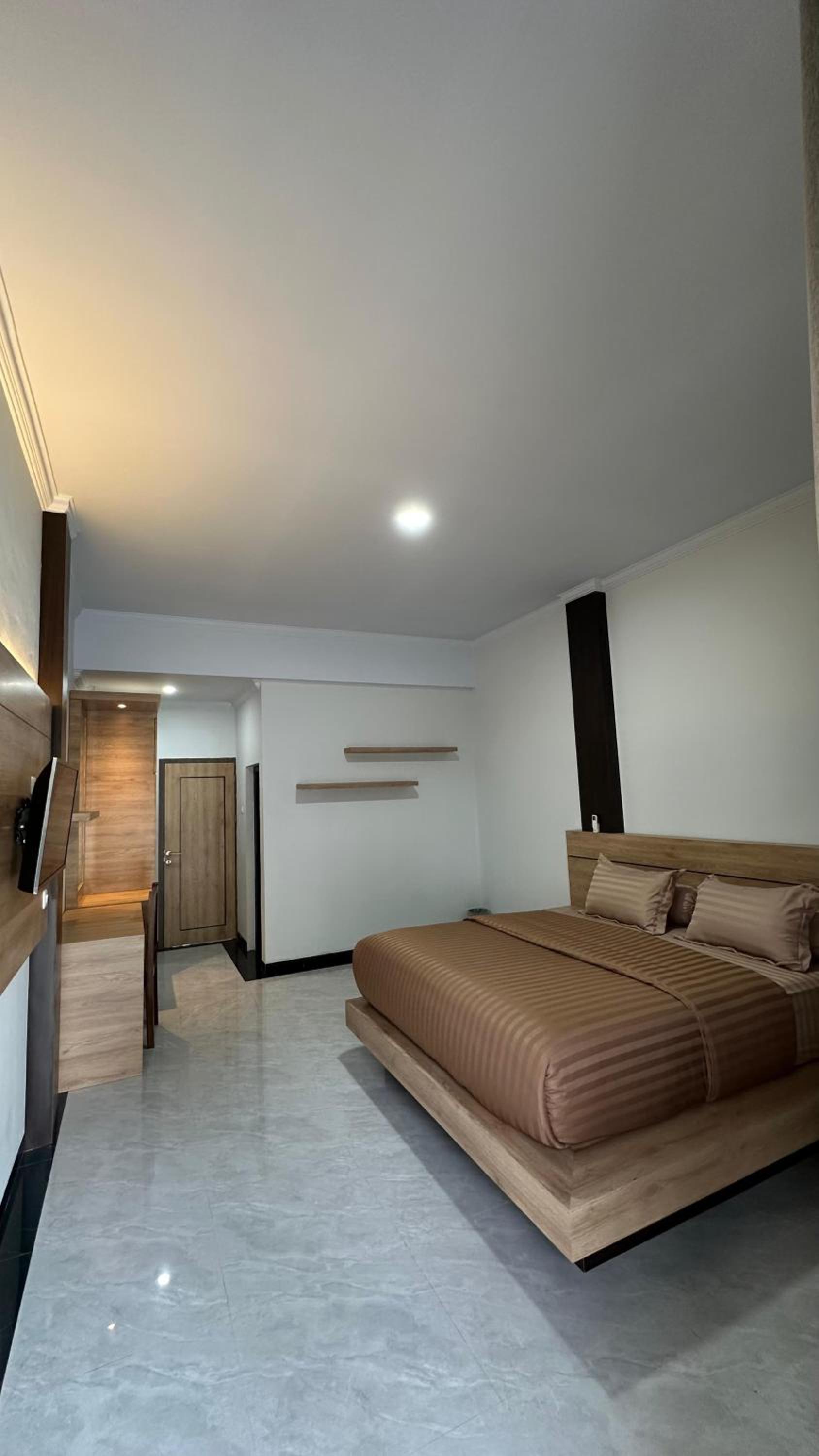 Deluxe Double Room (2 Adults + 1 Child)