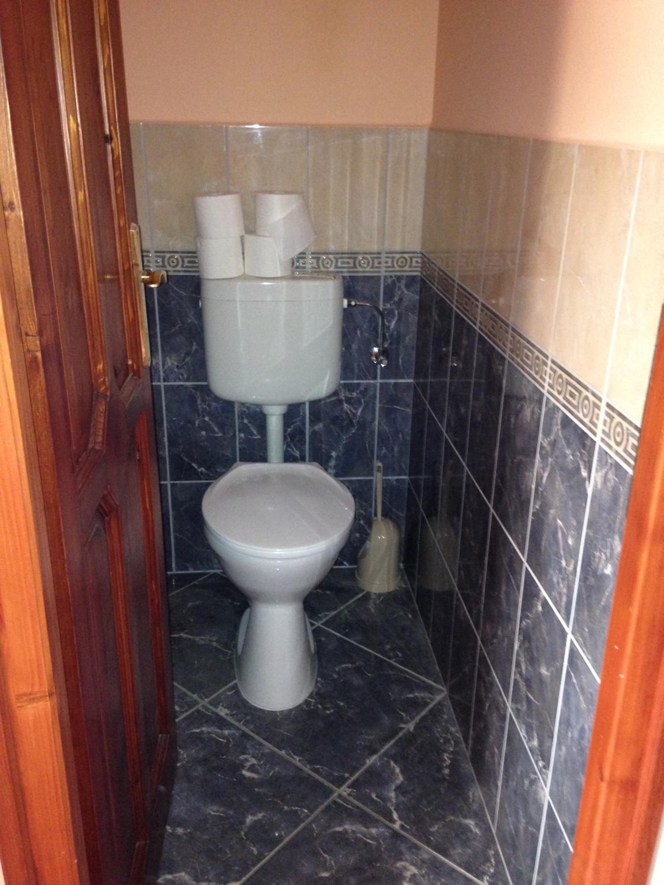 Apartment - Split Level - Photo 2