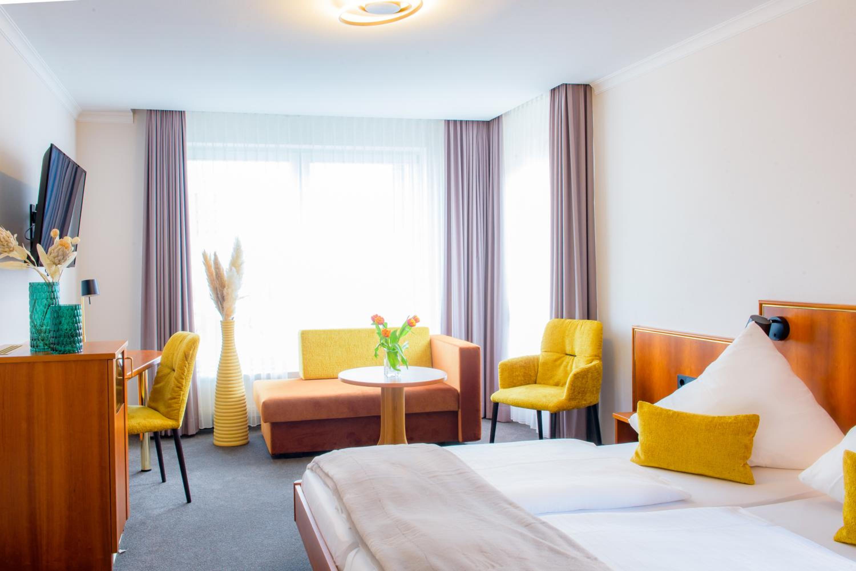 Double Room with Spa Bath photo 2