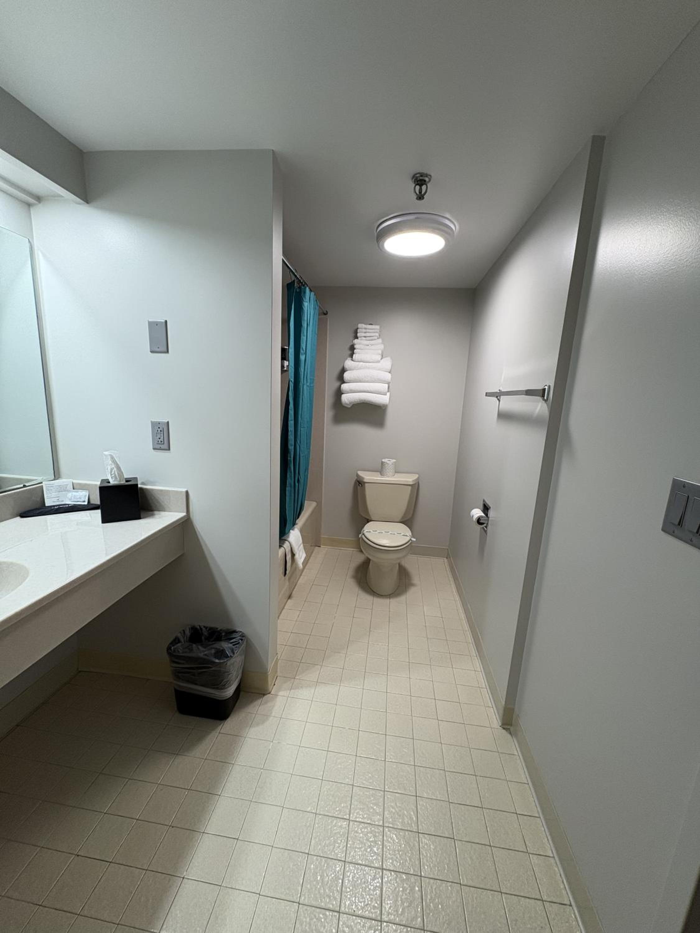 Queen Room - Disability Access photo 1