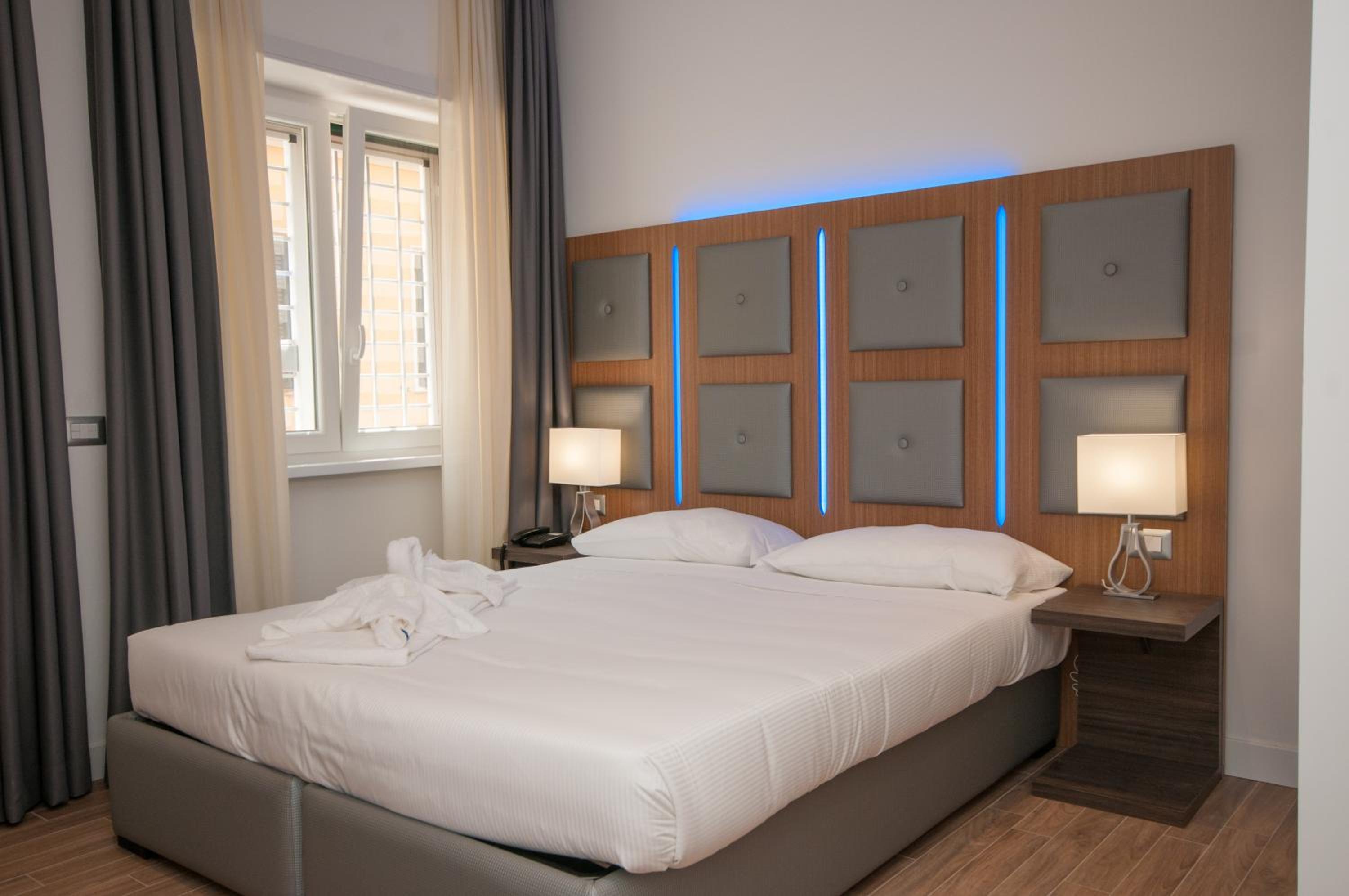 Double Room with Extra Bed photo 3