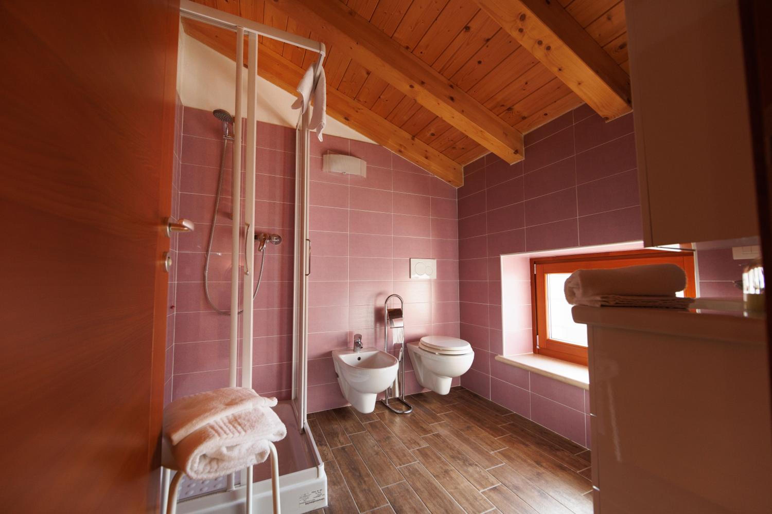 Standard Twin Room - Photo 3