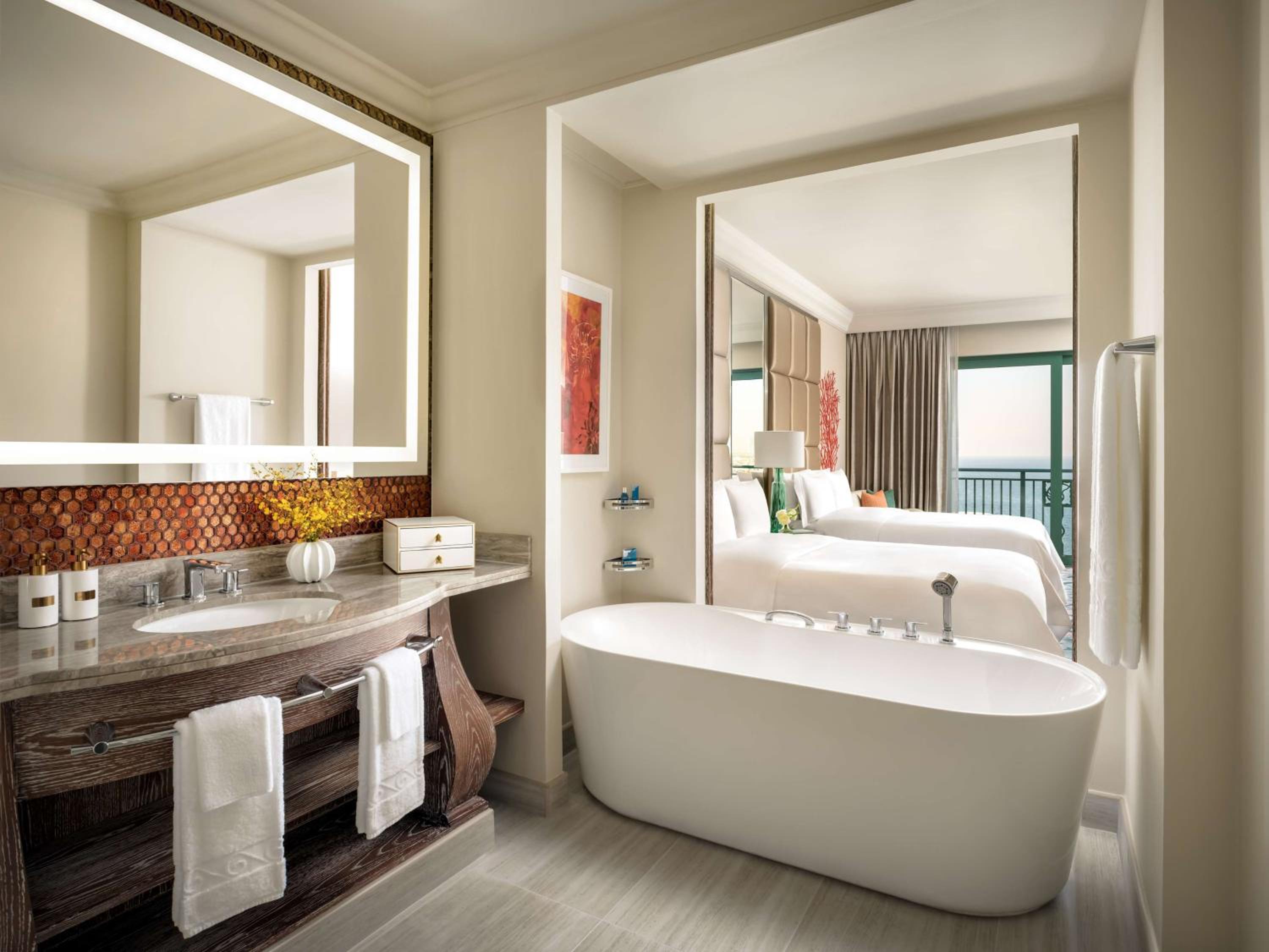 Ocean Queen Room — photo 3