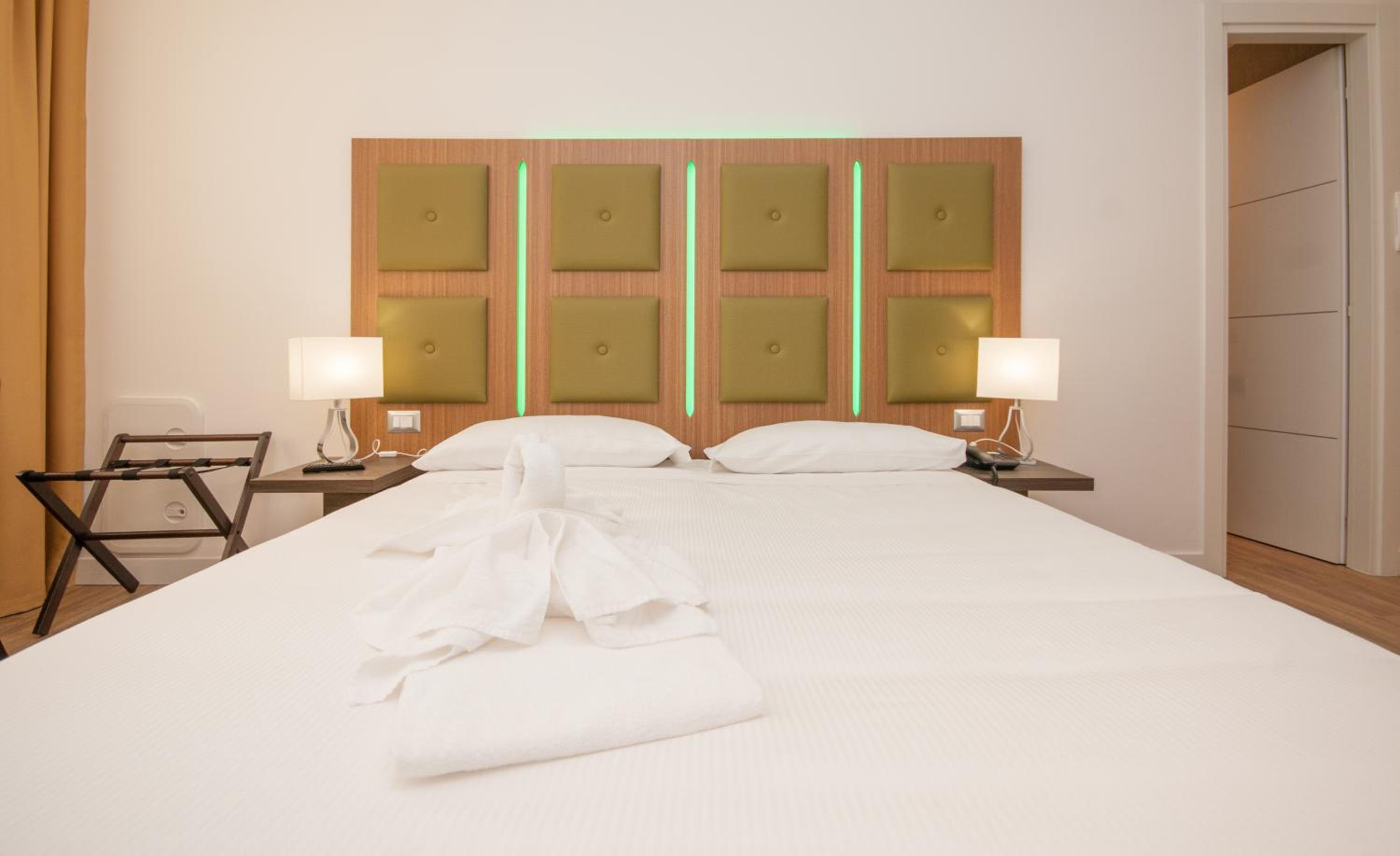 Deluxe Double Room photo 3