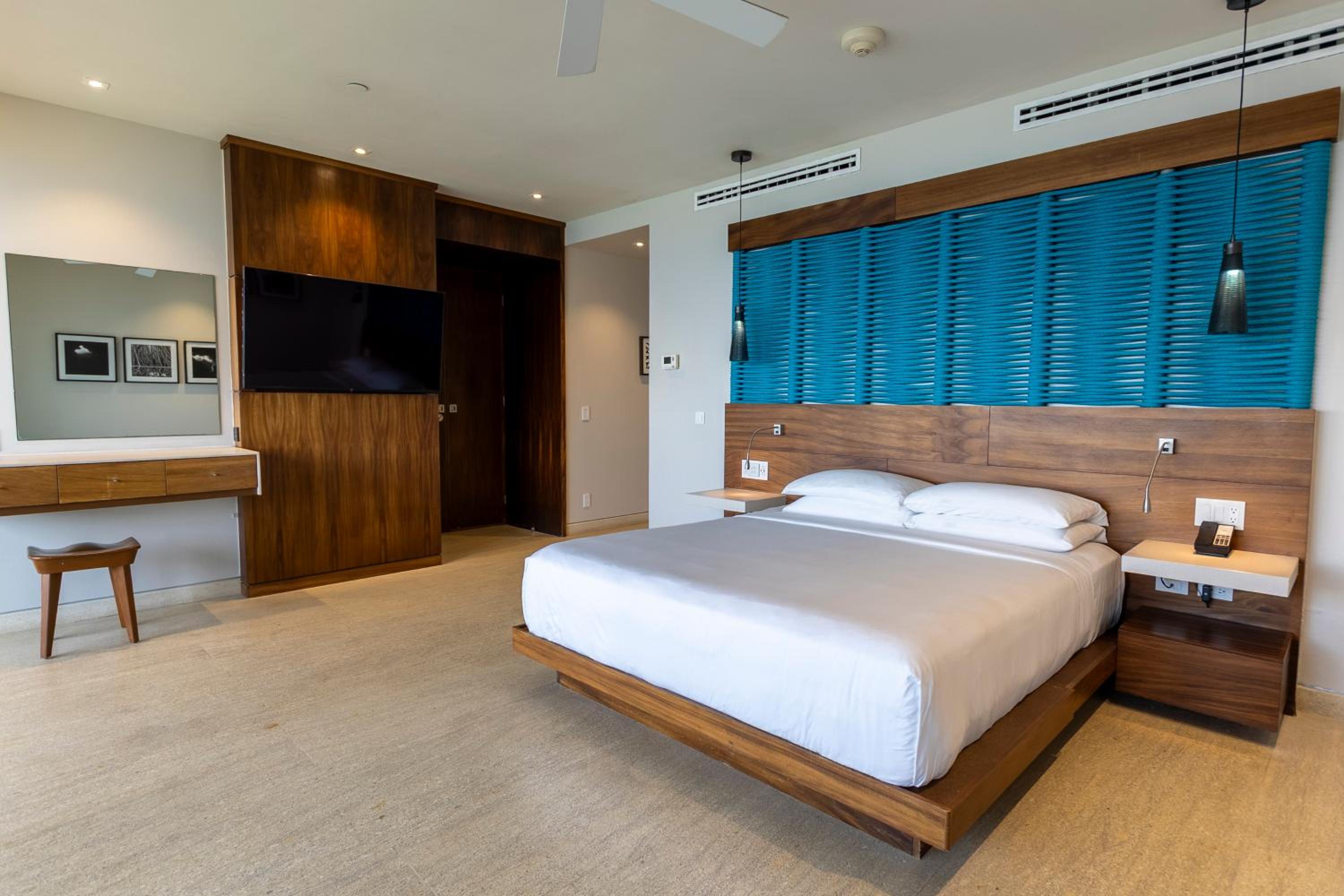 The Devossion Suite photo 3