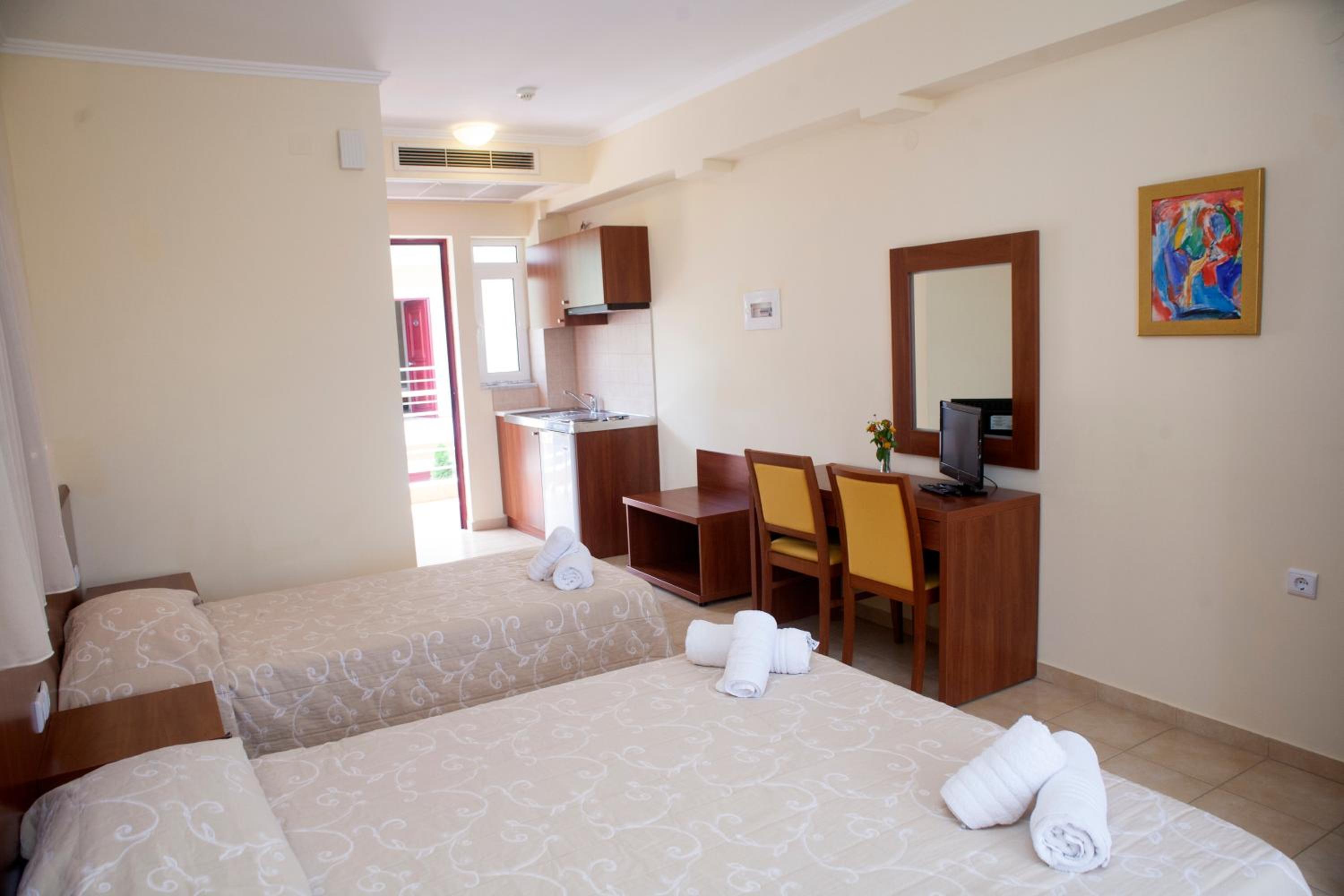 Apartment (3 Adults)