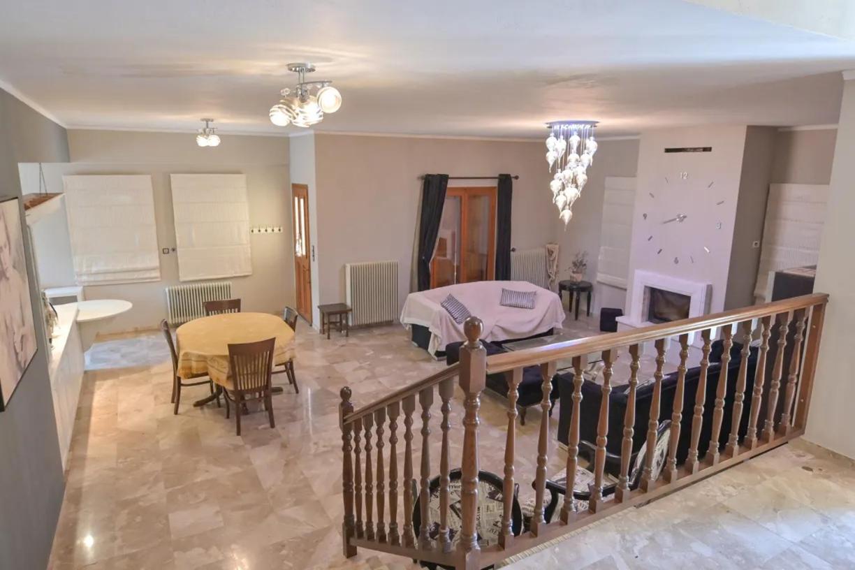 Three-Bedroom Deluxe Apartment