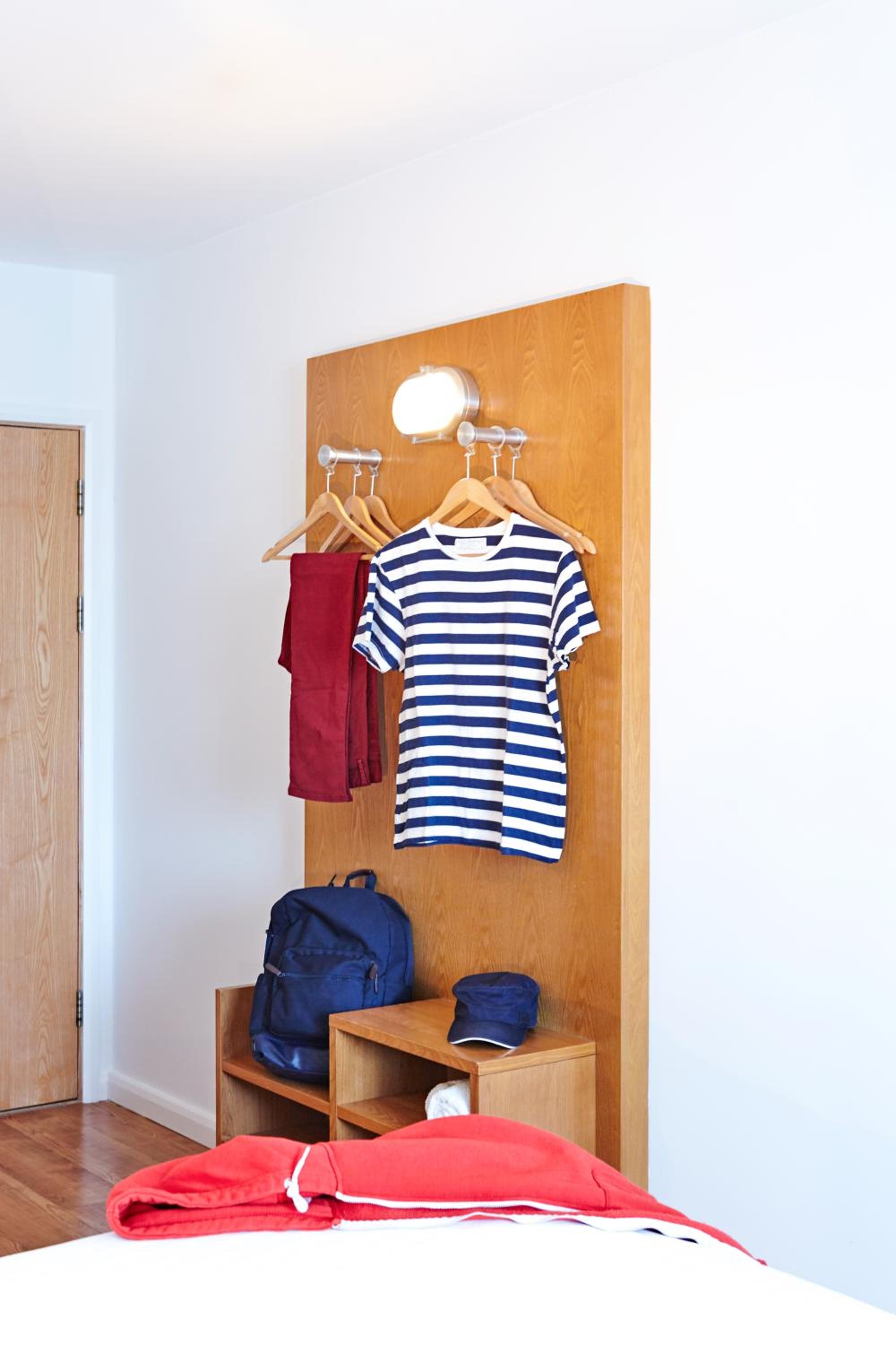 Standard Twin Room - Photo 4