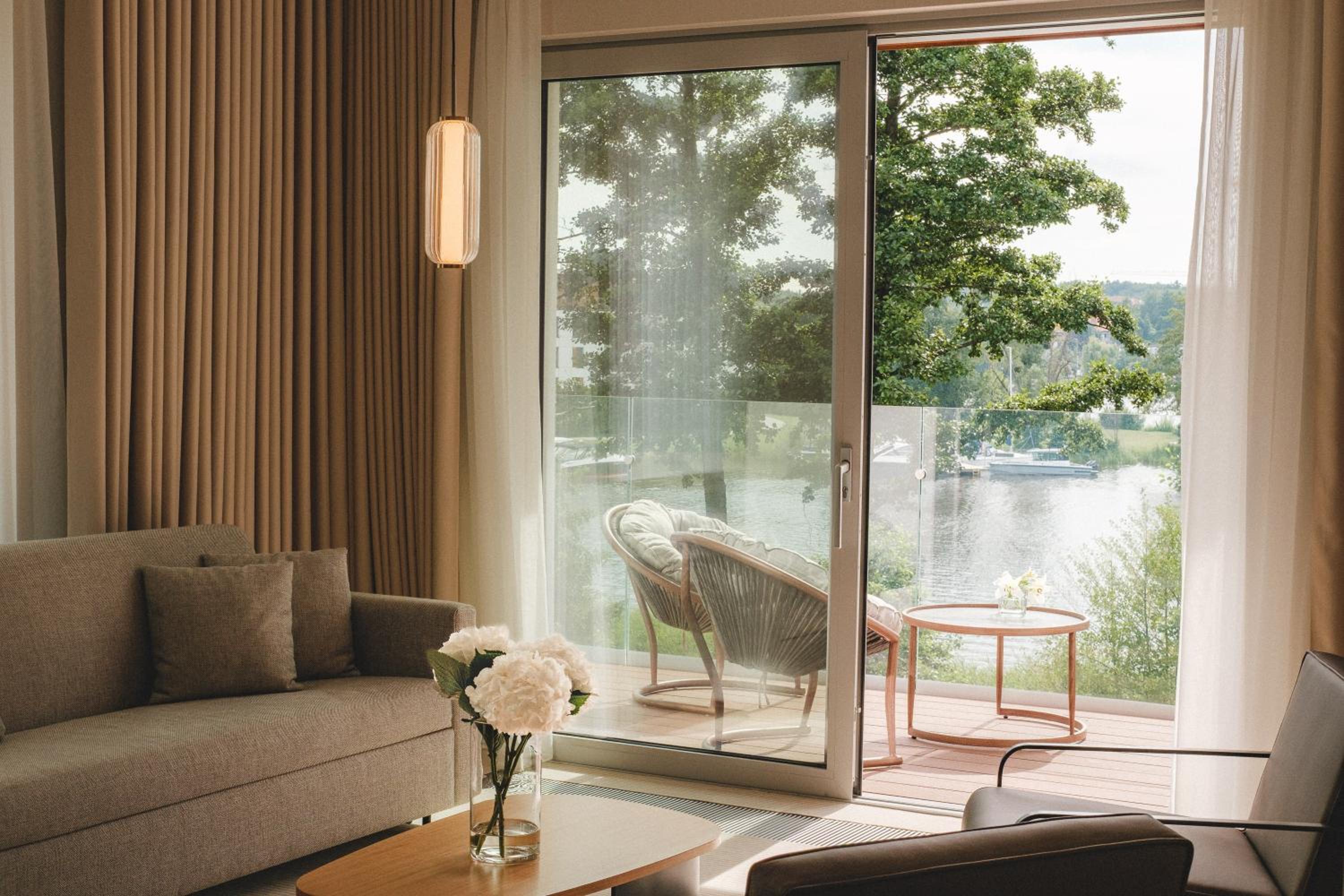 Two-Bedroom Apartment with Lake View - Annex photo 2