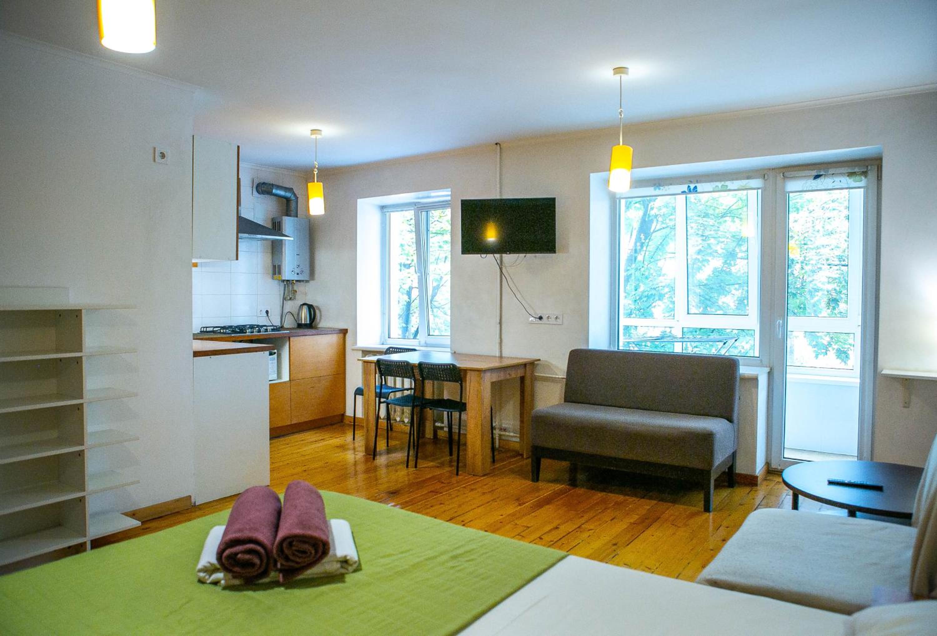 Studio Apartment with Balcony photo 1