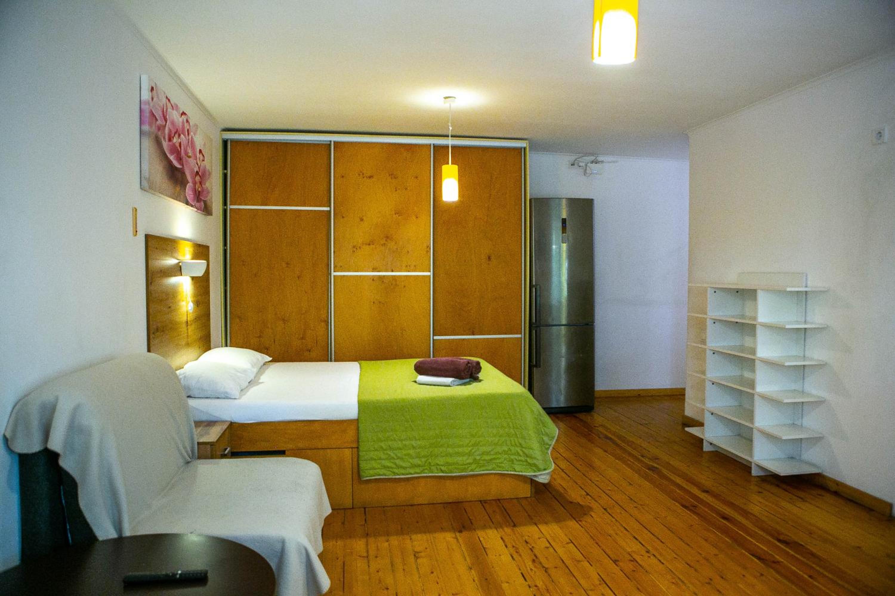 Studio Apartment with Balcony photo 3