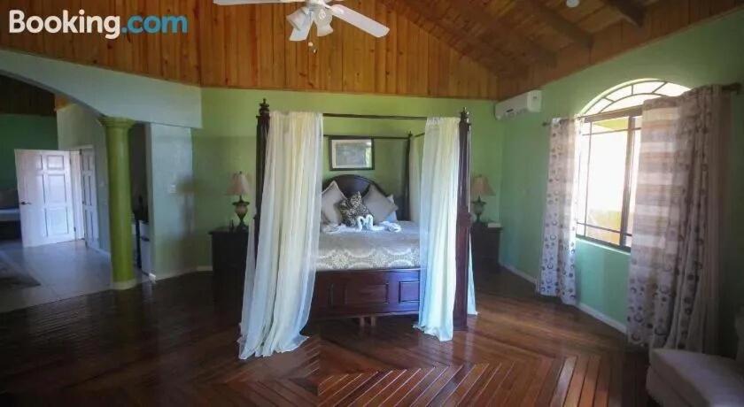 King Suite with Sea View