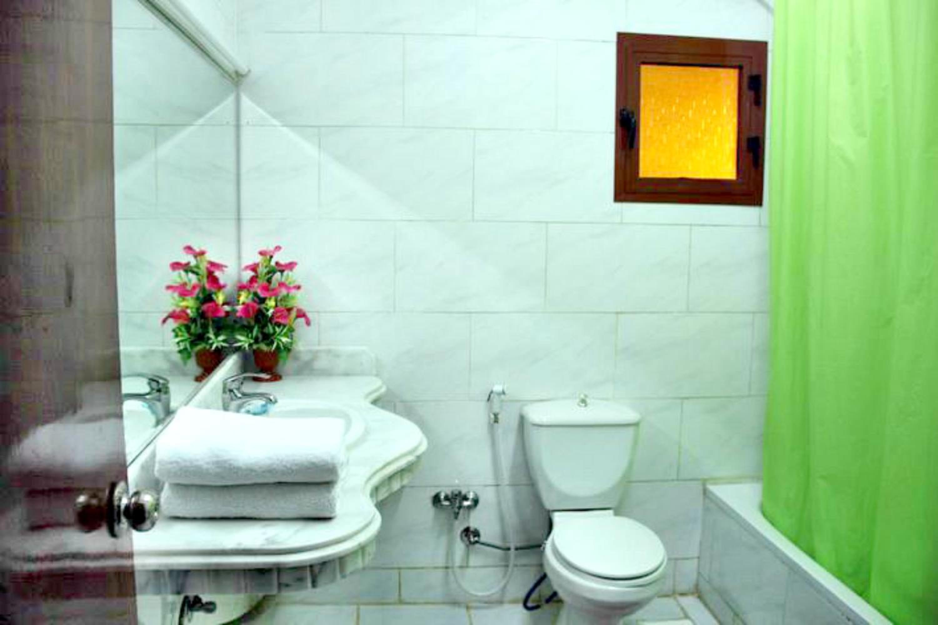 Executive Two-Bedroom Suite - Photo 4