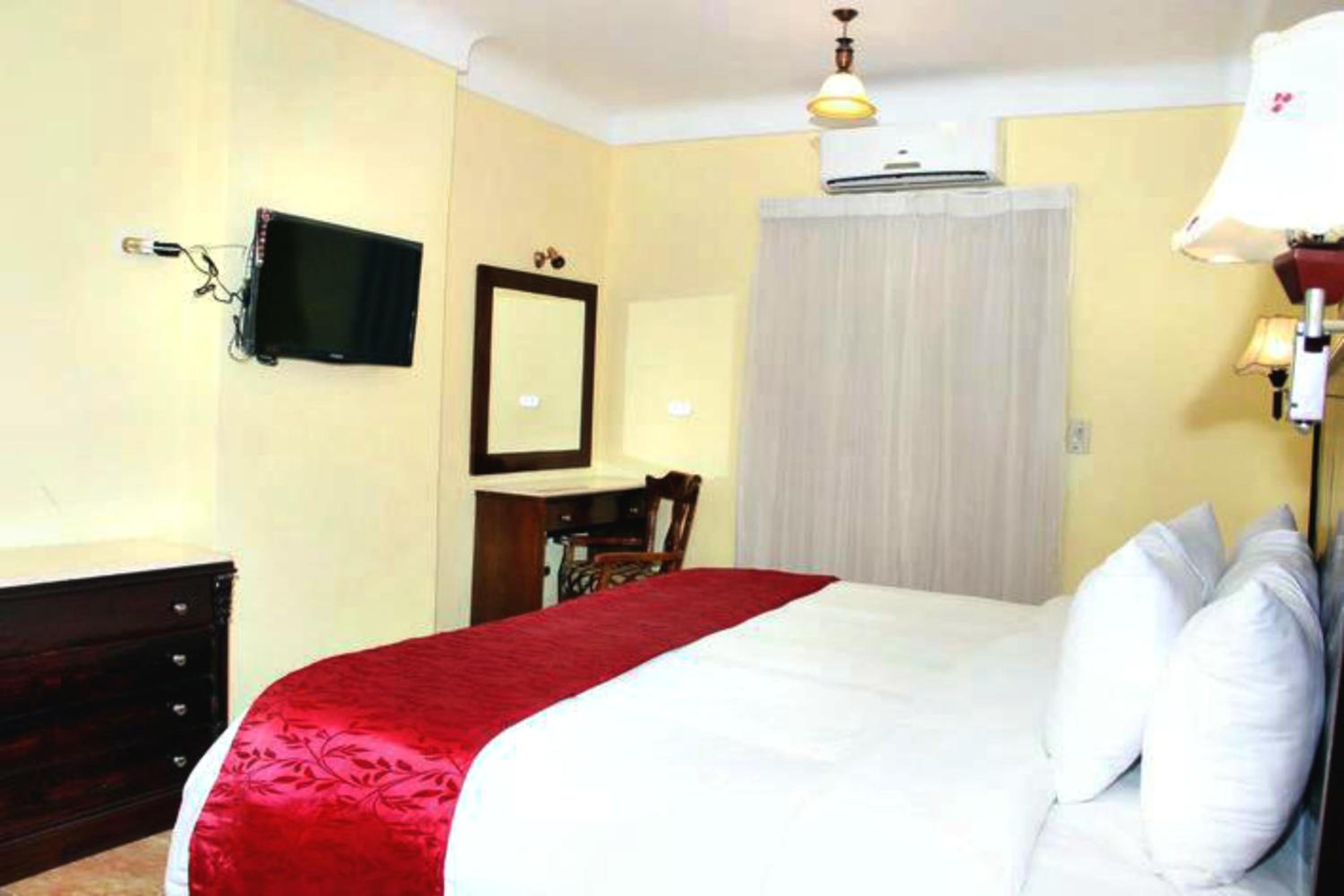 Executive  Three-Bedroom Suite - Photo 7