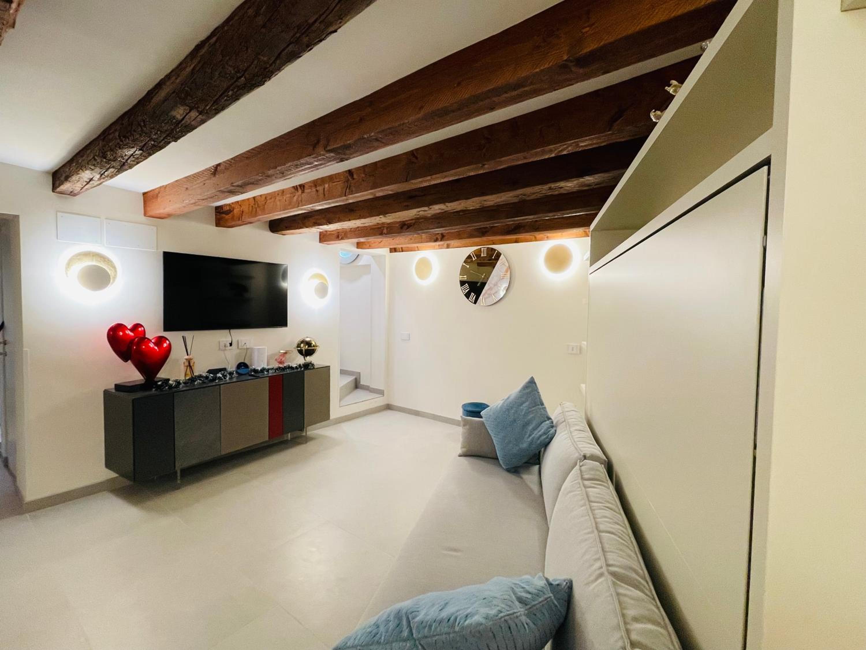 Two-Bedroom House photo 2