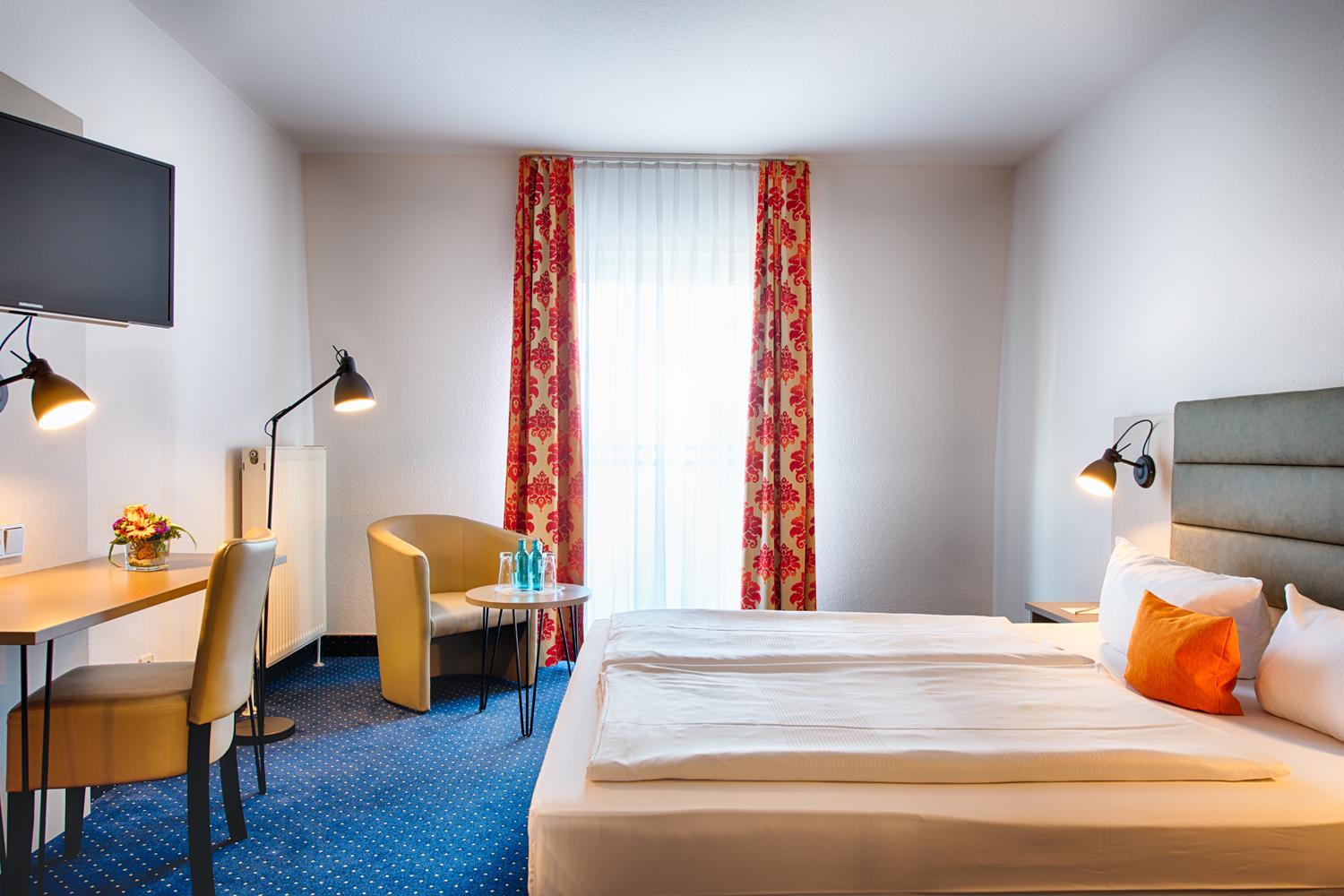 Business Twin Room - Photo 4