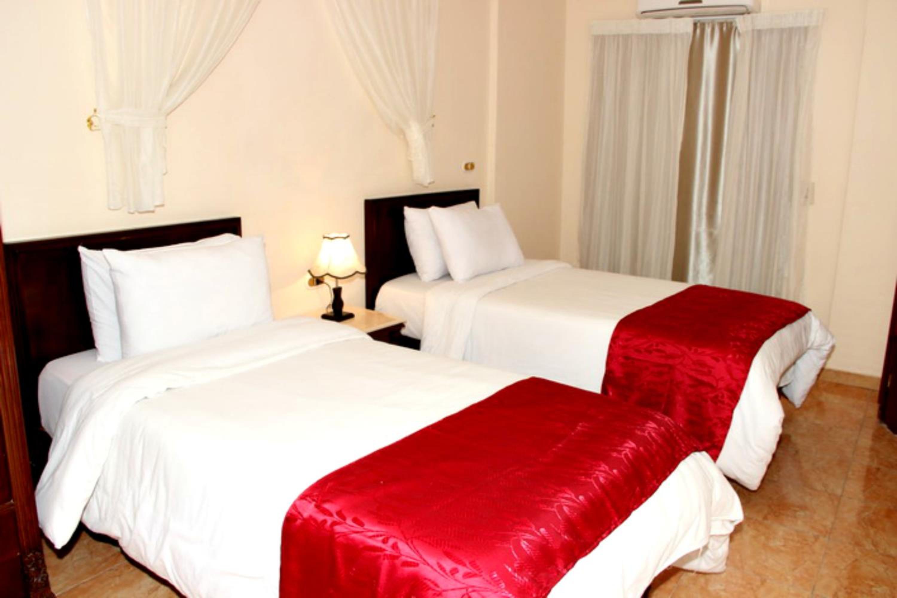 Standard Twin Room - Photo 5