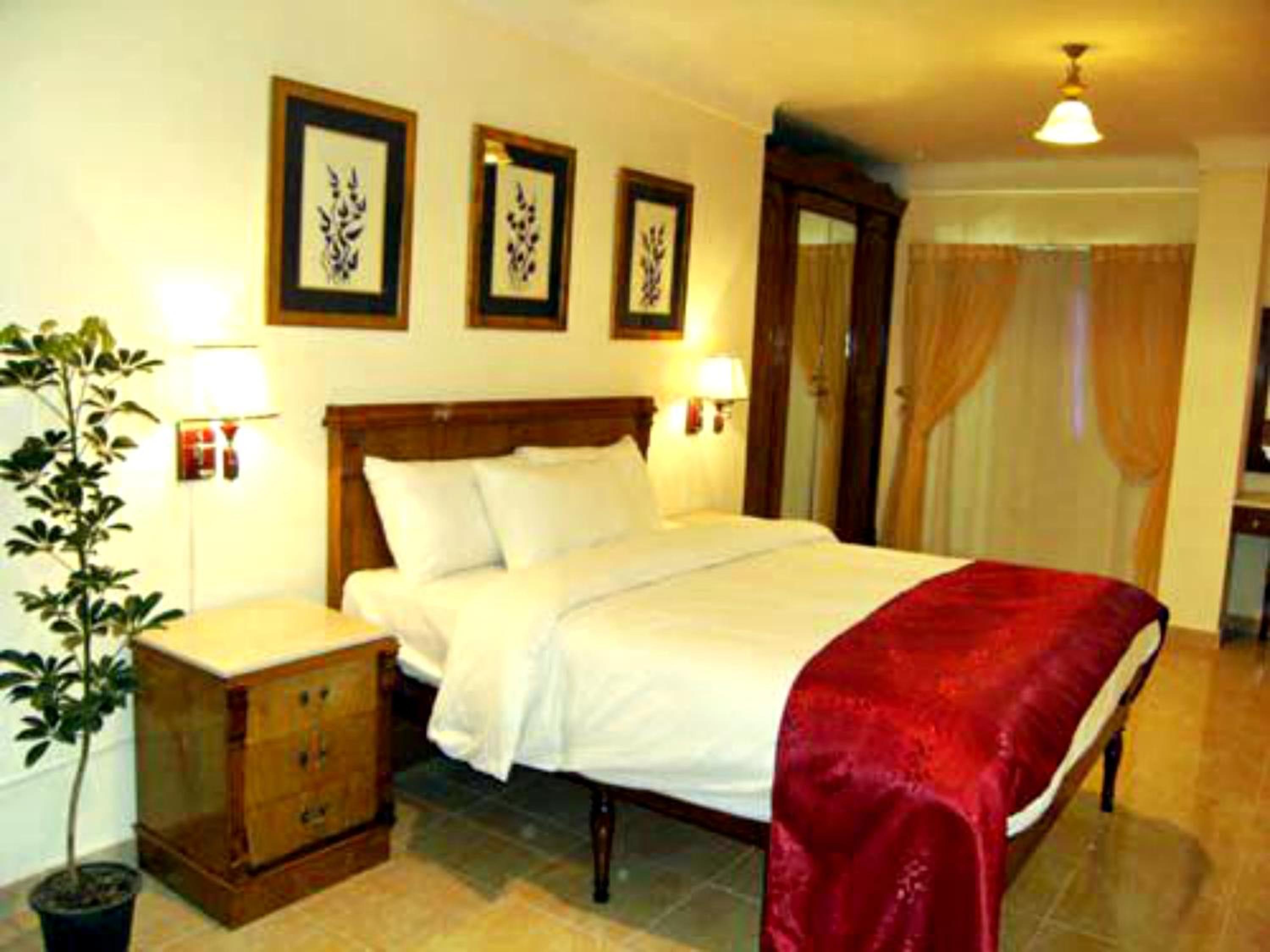 Standard Two-Bedroom Suite - Photo 6