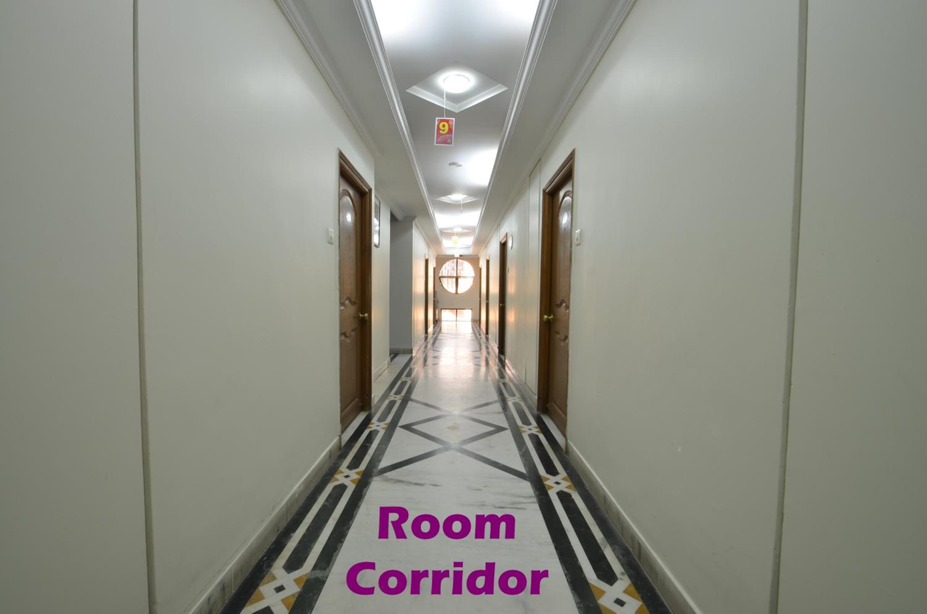 Premium Double or Twin Room - Photo 10