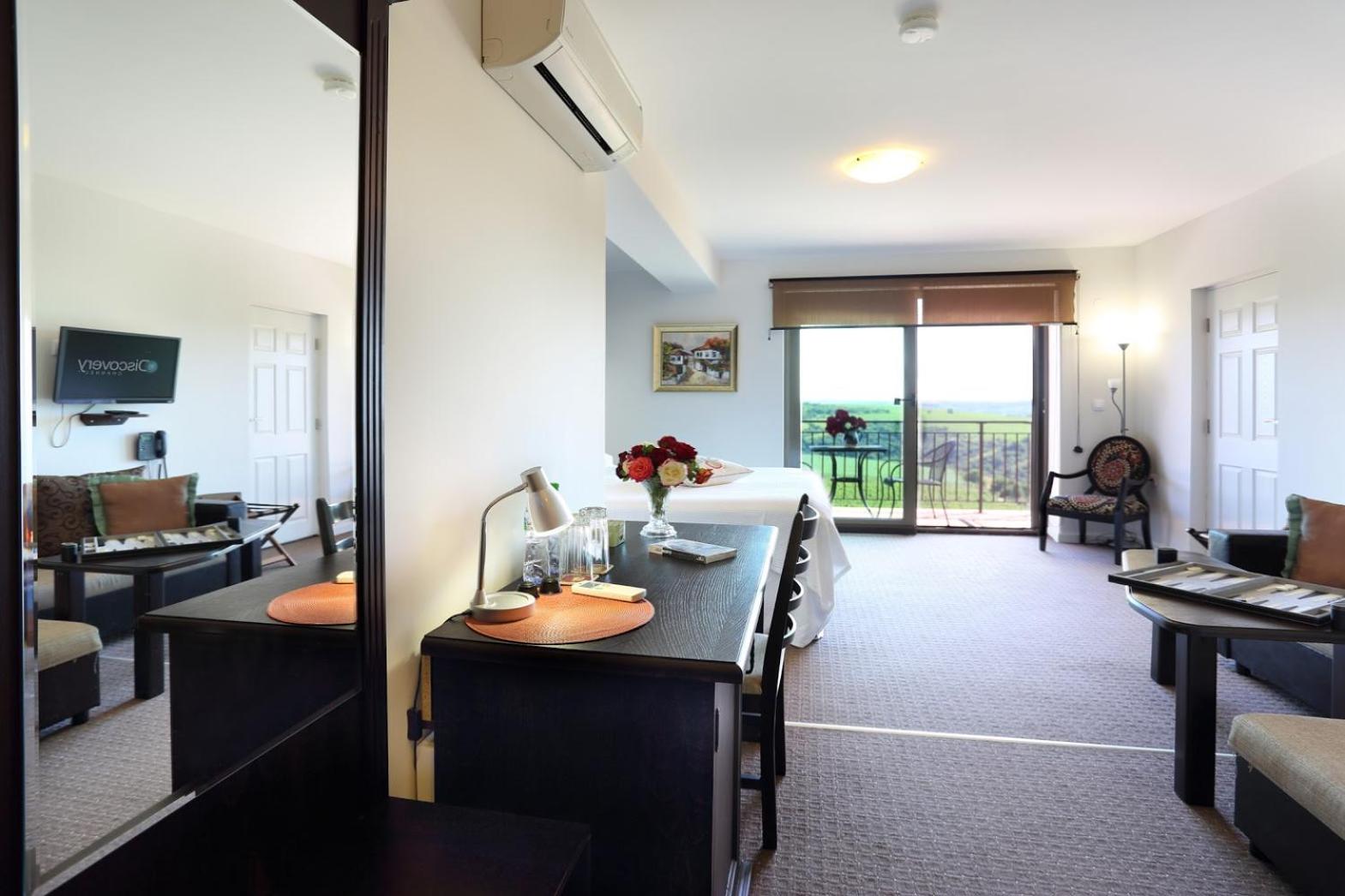 Deluxe Double Room with Terrace and Vineyards & River View photo 2