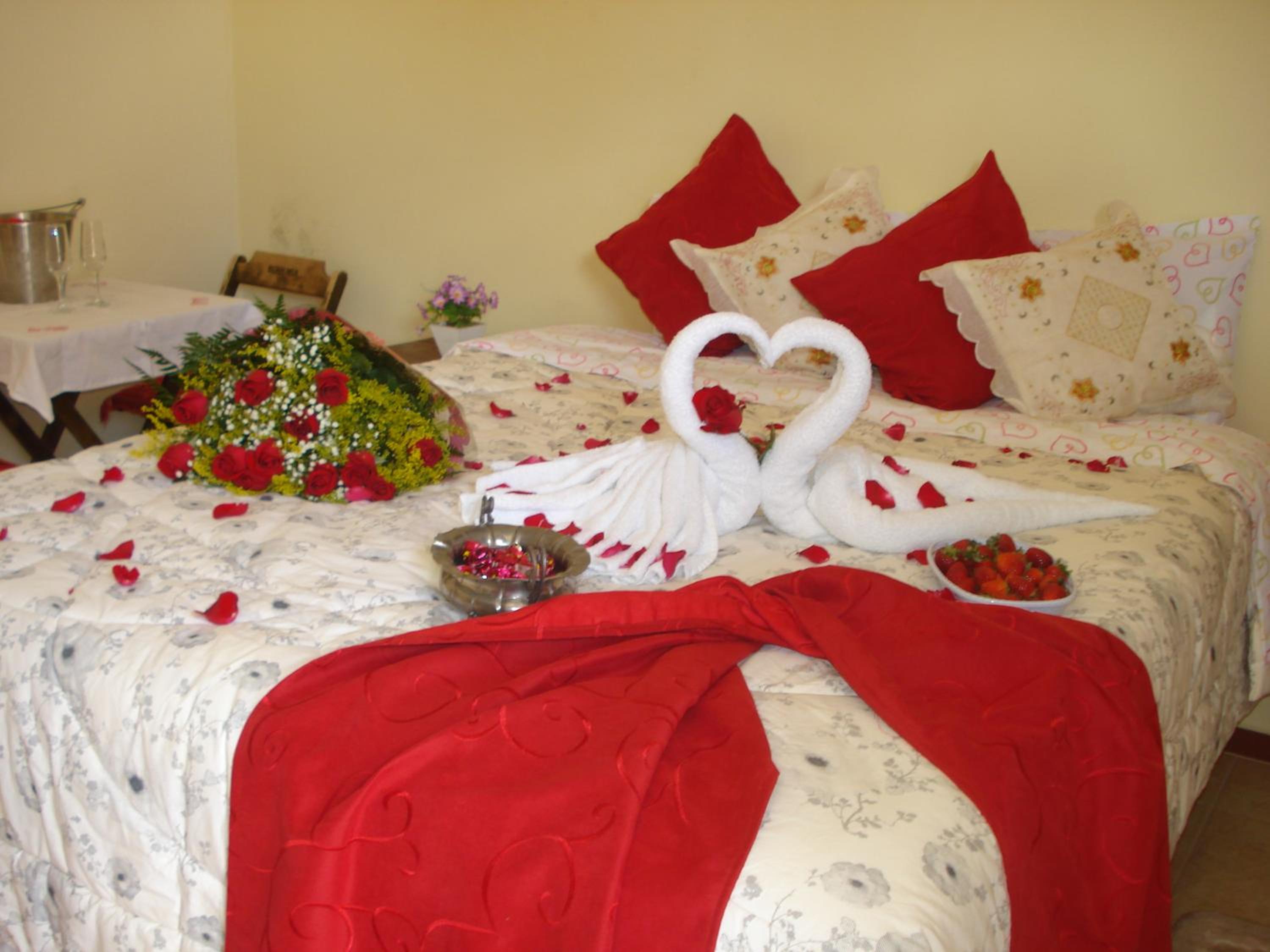 Honeymoon Suite - Photo 1