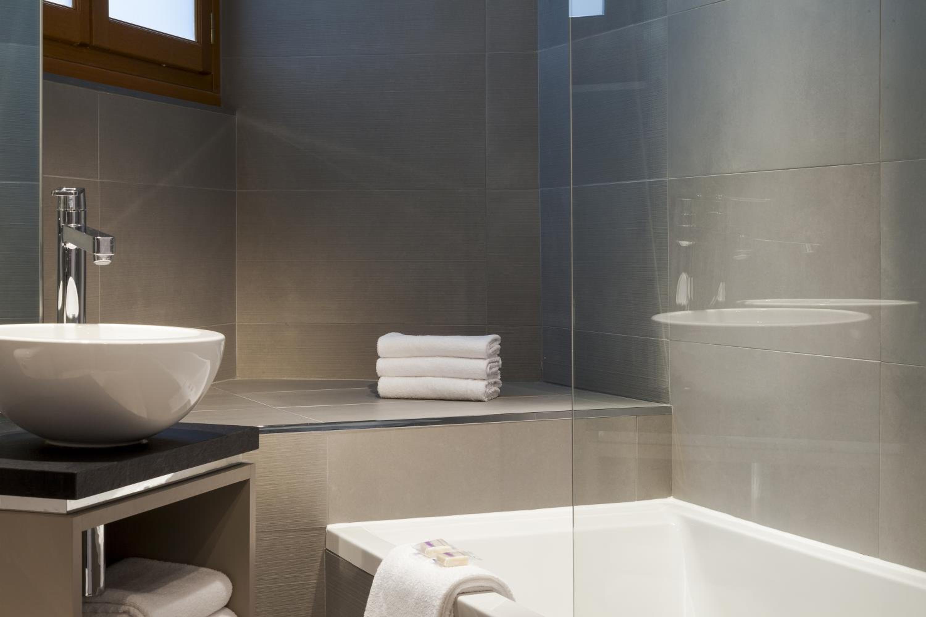 Superior Triple Room with Sacre Coeur View photo 2
