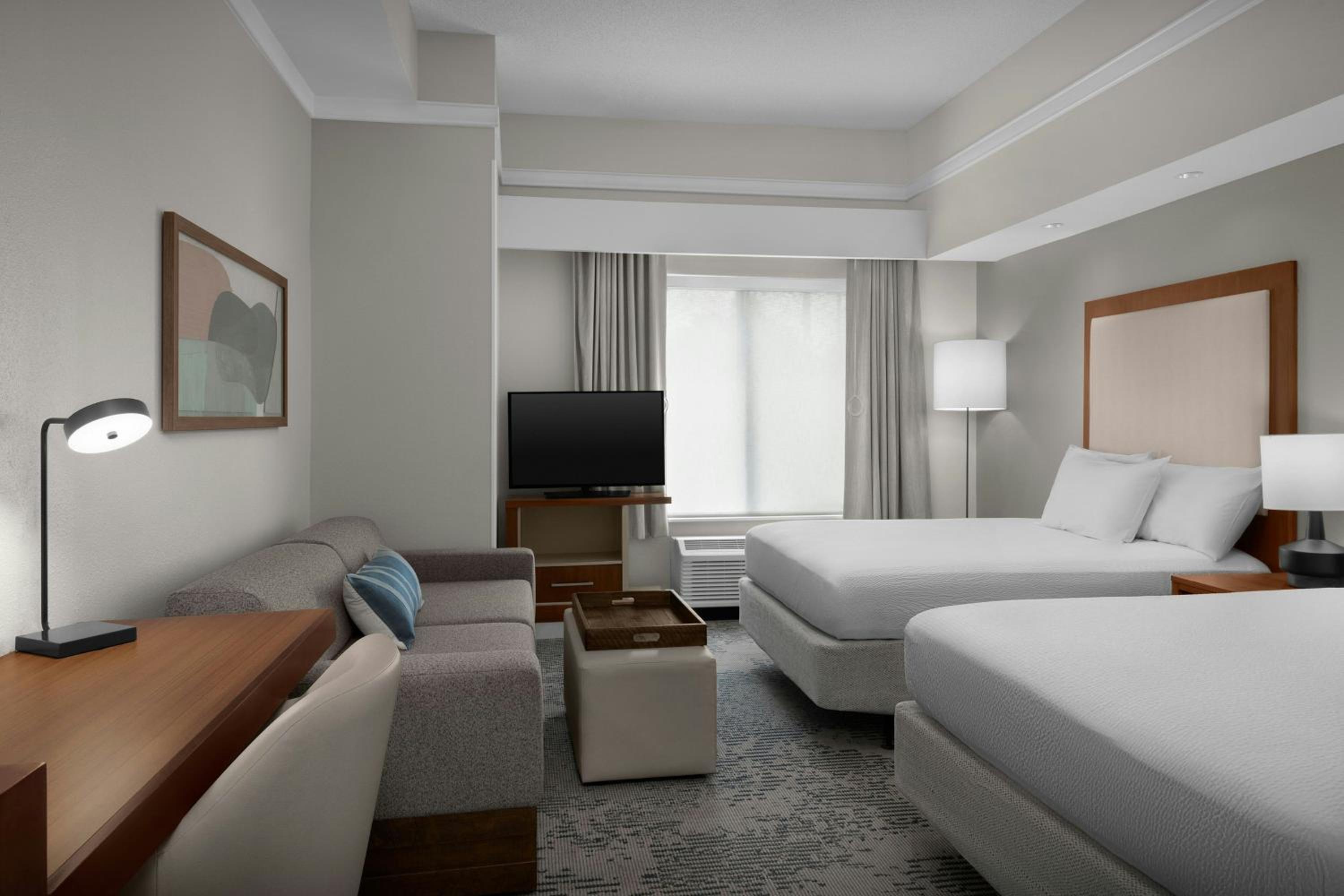 Queen Suite with Two Queen Beds, Bathtub and Trundle Sofa - Mobility Access/Hearing Accessible photo 2