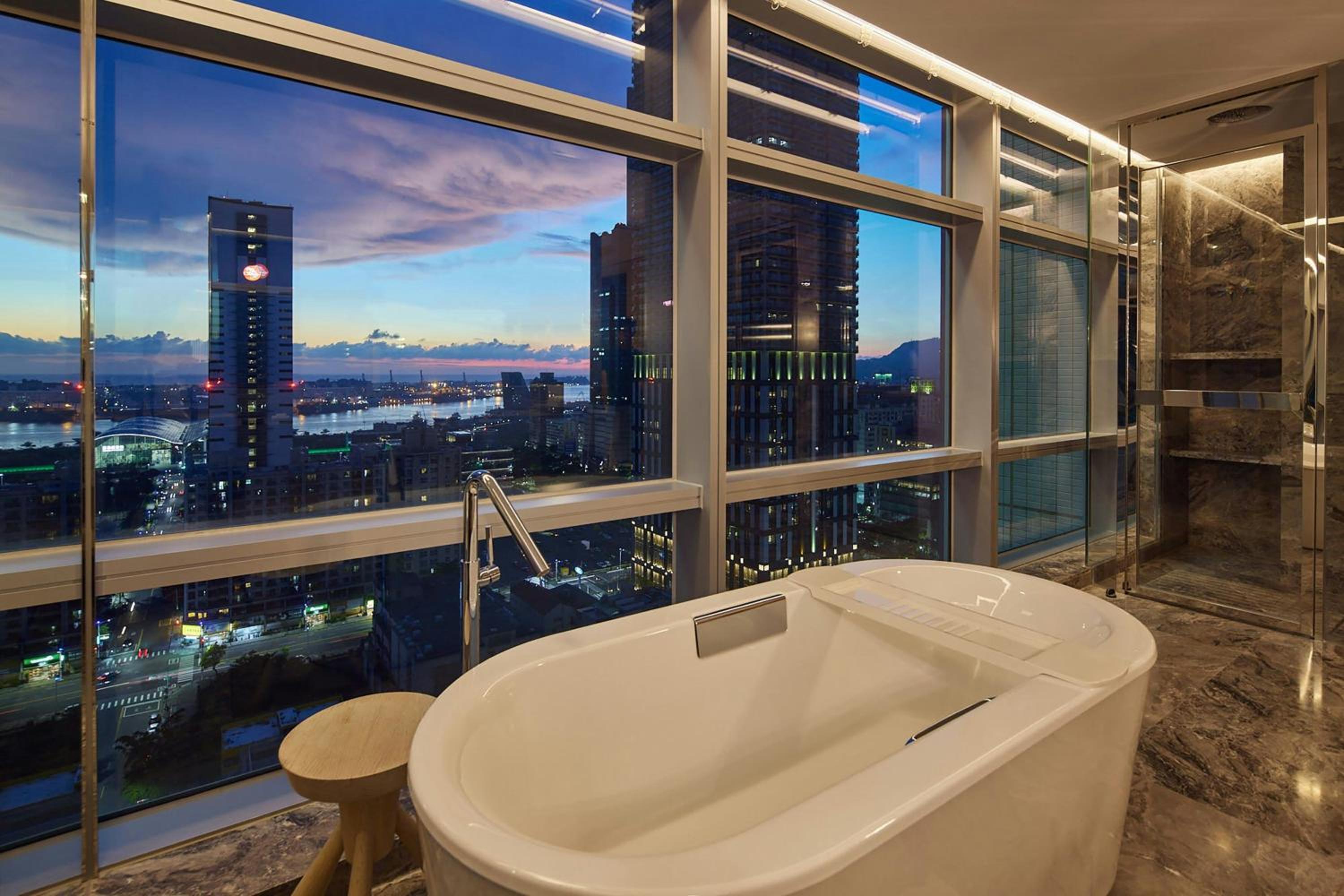 King Studio Room with City View