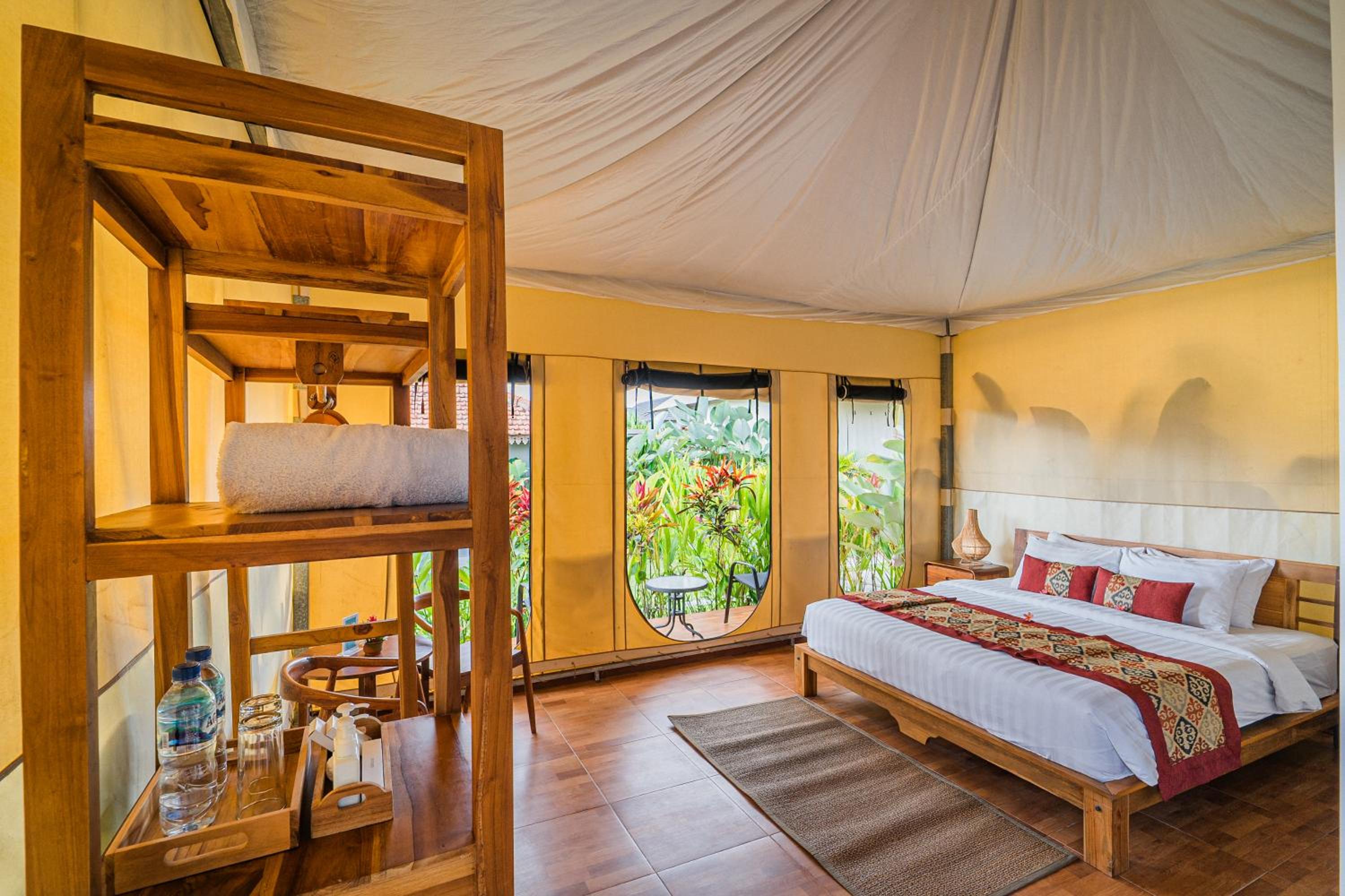 Double Room with Pool View photo 3