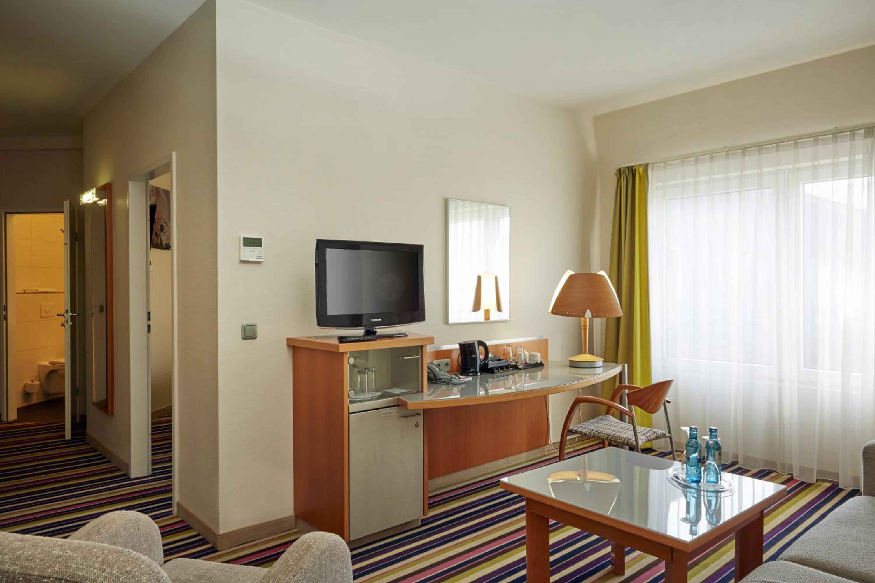Family Room (2 Adults + 2 Children)