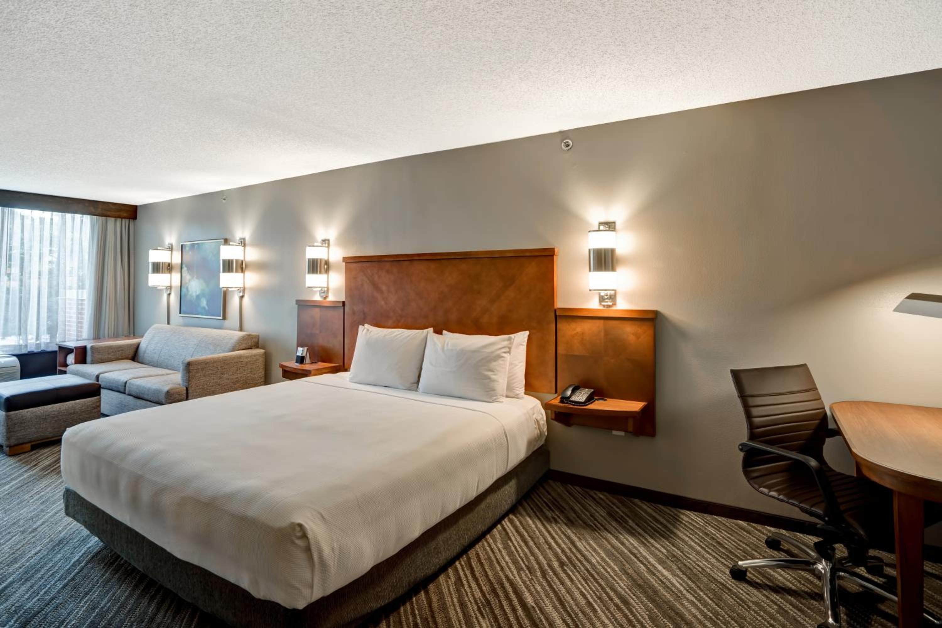 King Room with Accessible Tub - Disability Access