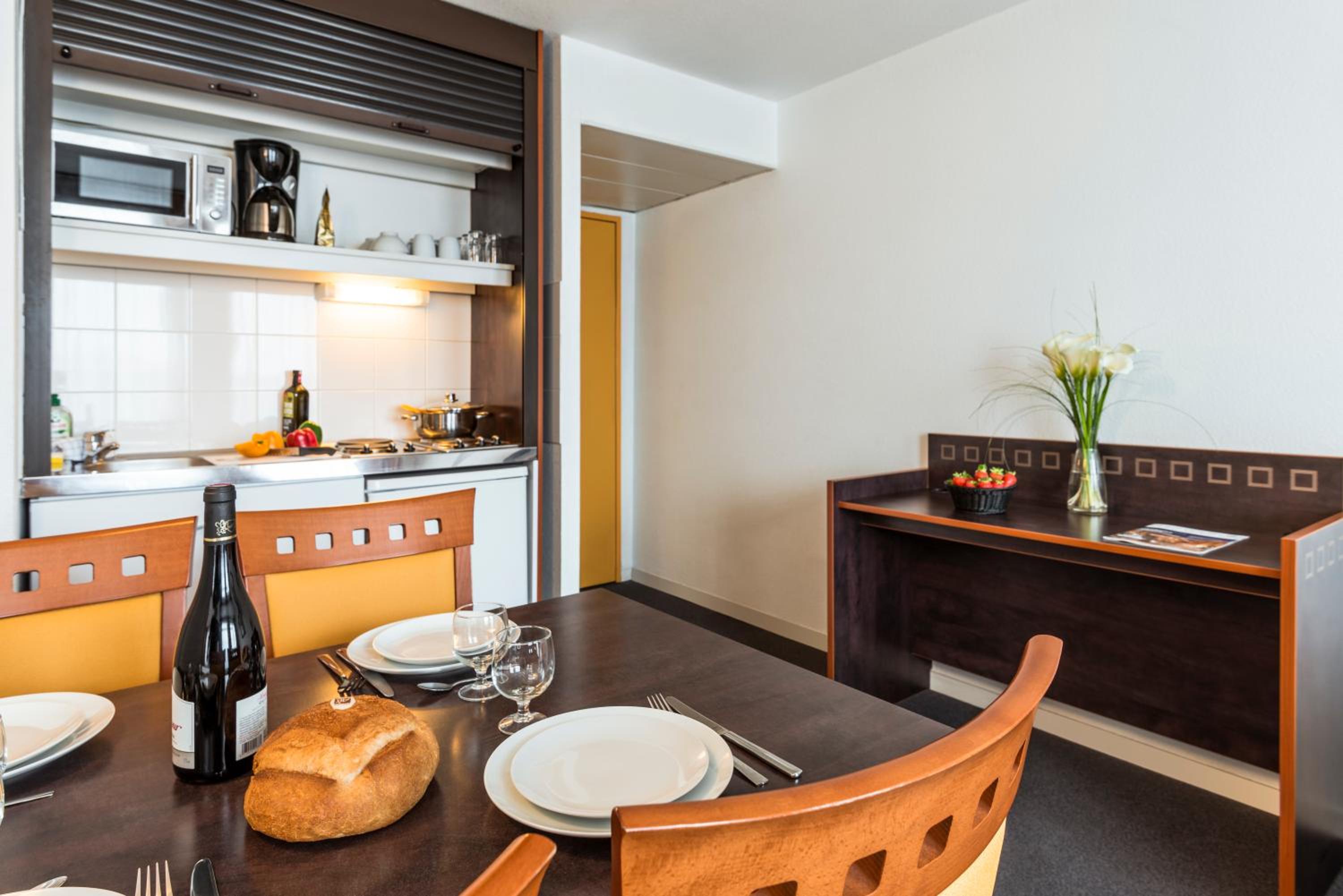 One-Bedroom Apartment - Photo 9