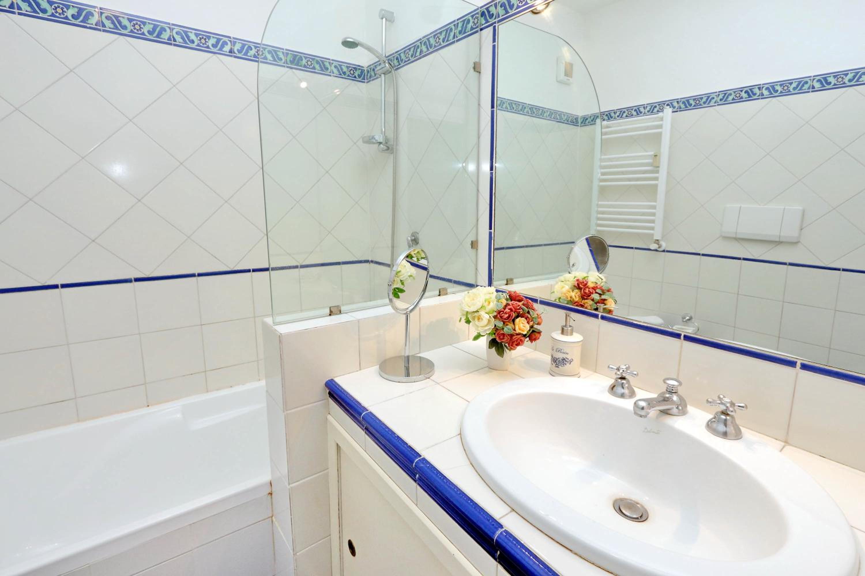 Superior Double or Twin Room photo 2